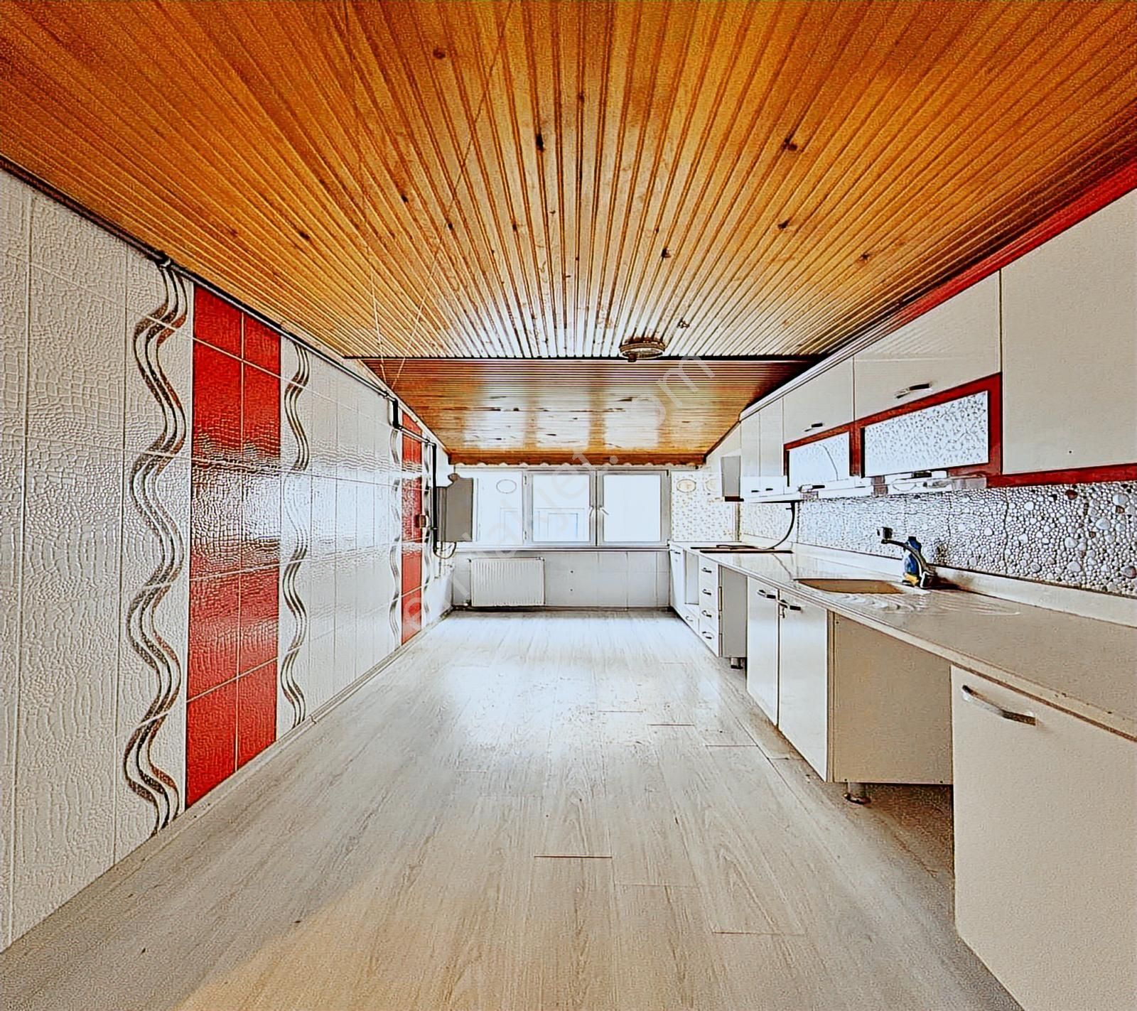 Esenyurt Kıraç Necip Fazıl Kısakürek Mah. Dubleks 4+2 3.500.000