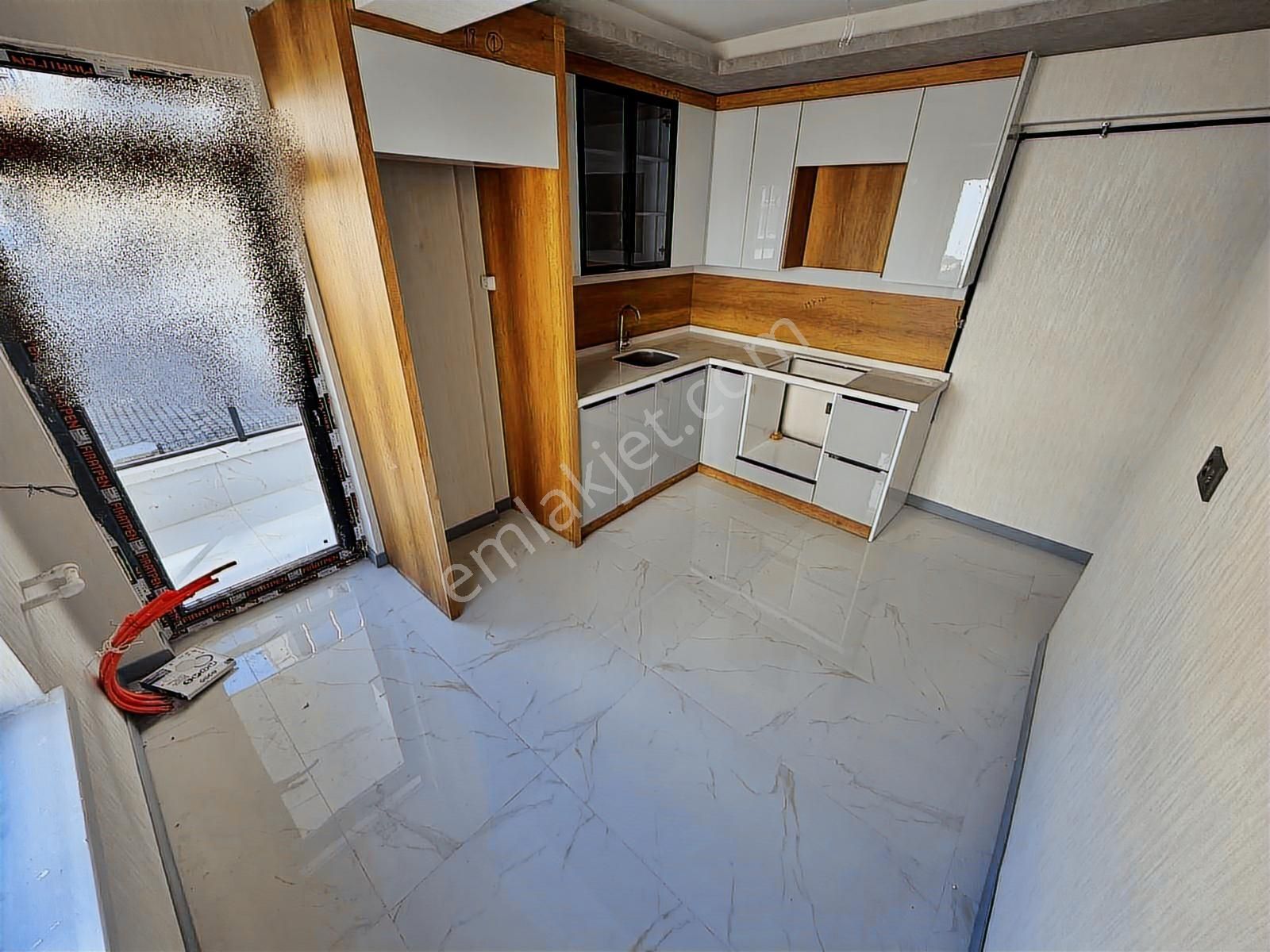 Yuvam'dan Kat Konumunda Geniş Oturum Sıfır Lüks 2+1 Daire