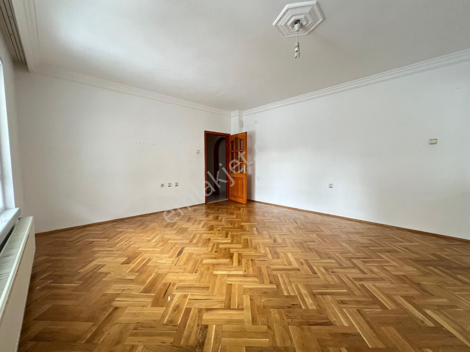 Engin Emlak'tan Merkezi Konum'da Geniş Masrafsız 3+1 Kiralık - Görsel 23