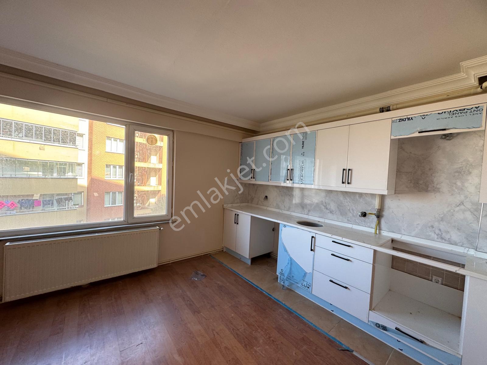 Teyyaredüzü Deniz Manzaralı Yaşam Sitesi’nde Satılık 3+1 Daire - Görsel 3