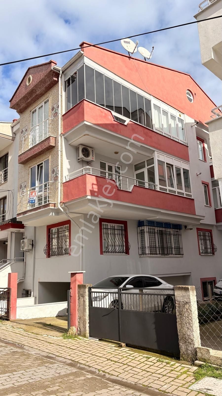 Paşaalanında Harika Lokasyonda Arakat 3+1 Fırsat Daire - Görsel 14