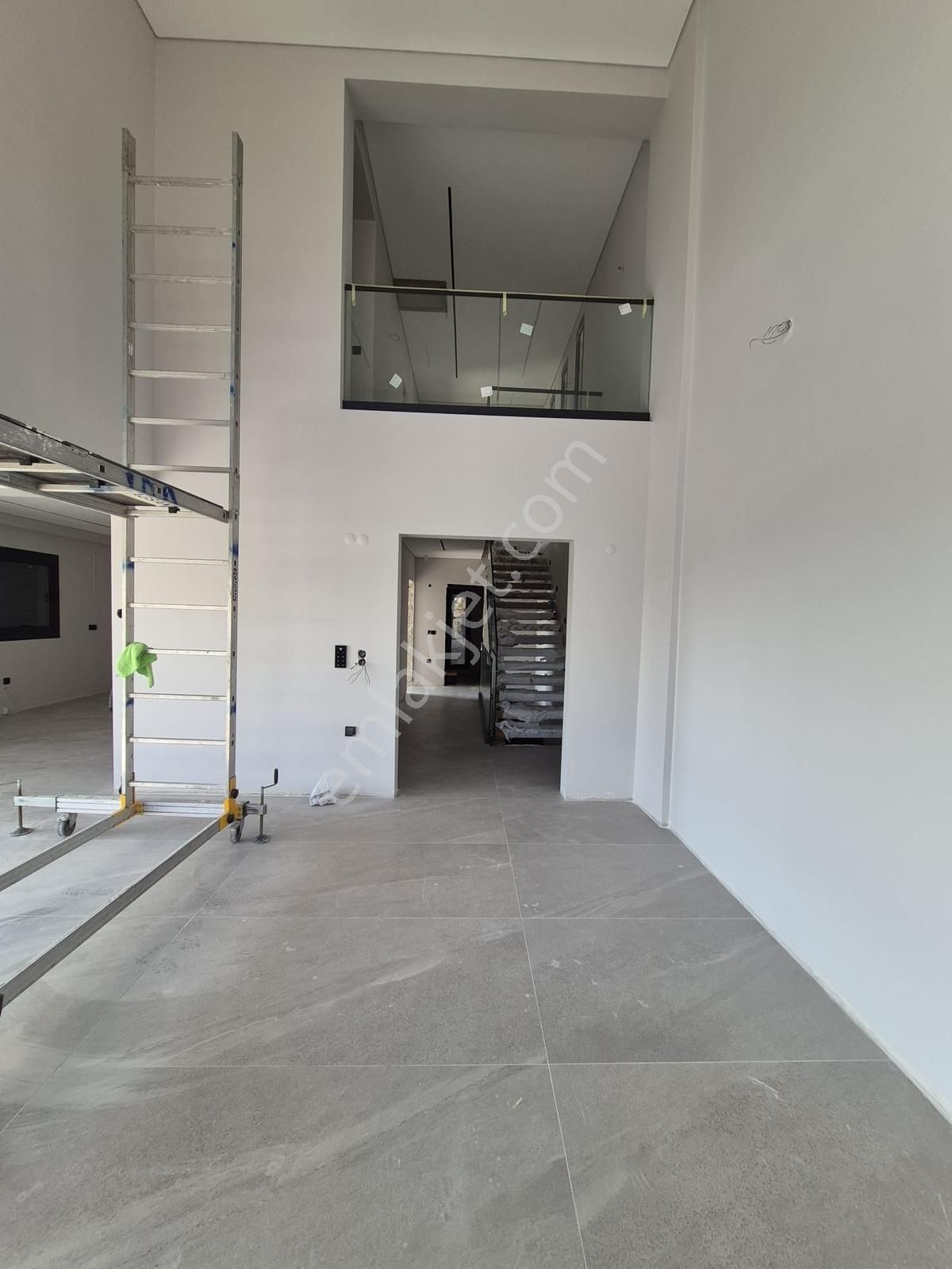 Kalaycılar Mahallesinde, Modern Tasarımlı 6+2 Bahçeli Villa - Görsel 13