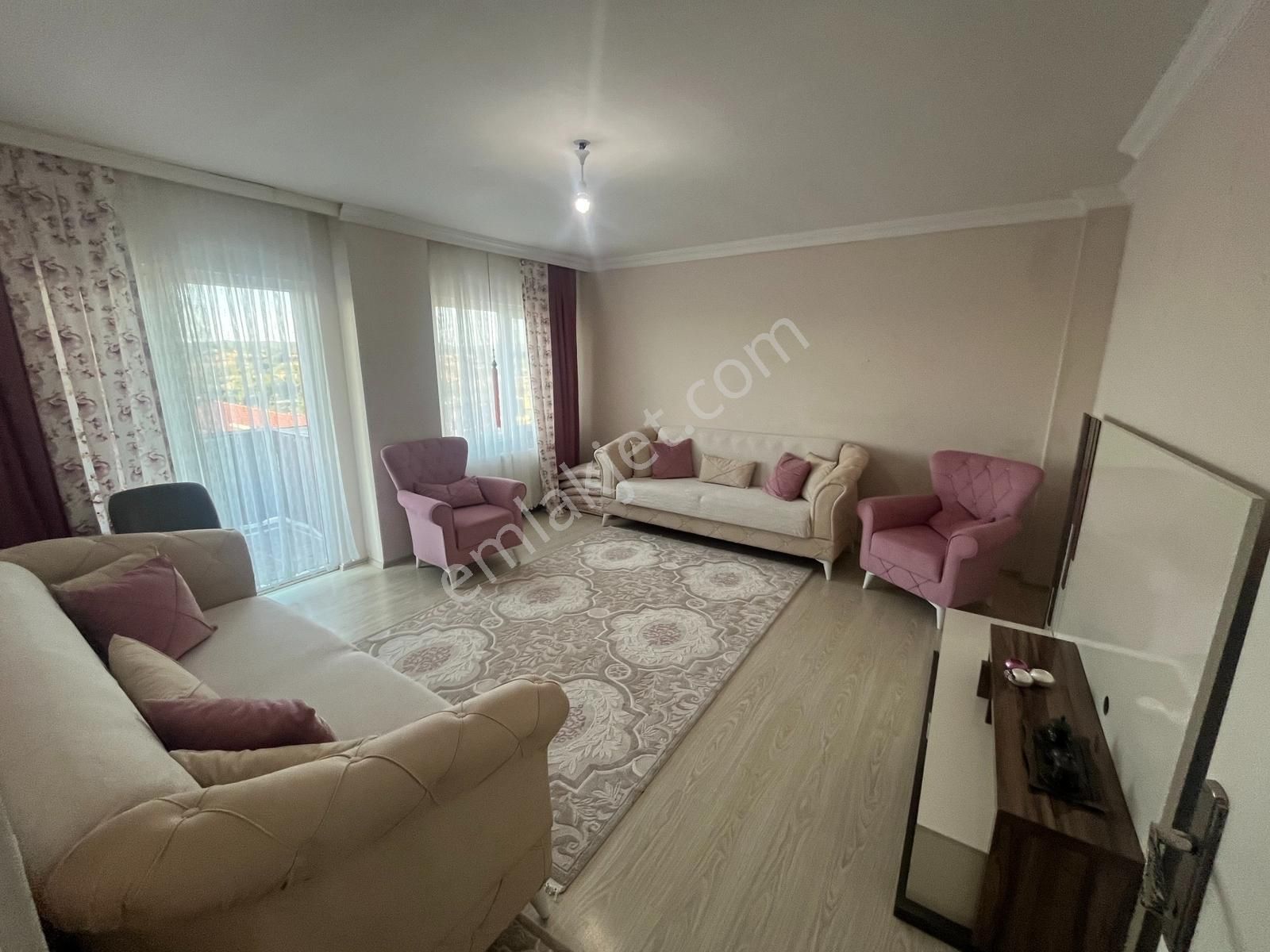 Söğütlü'de Satılık Önü Açık Güzel Daire