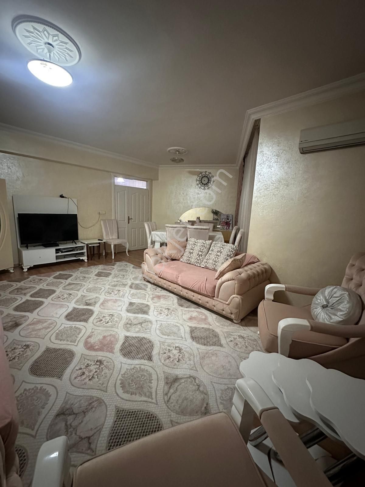 Karataş Kongre Merkezine Yakın Daire