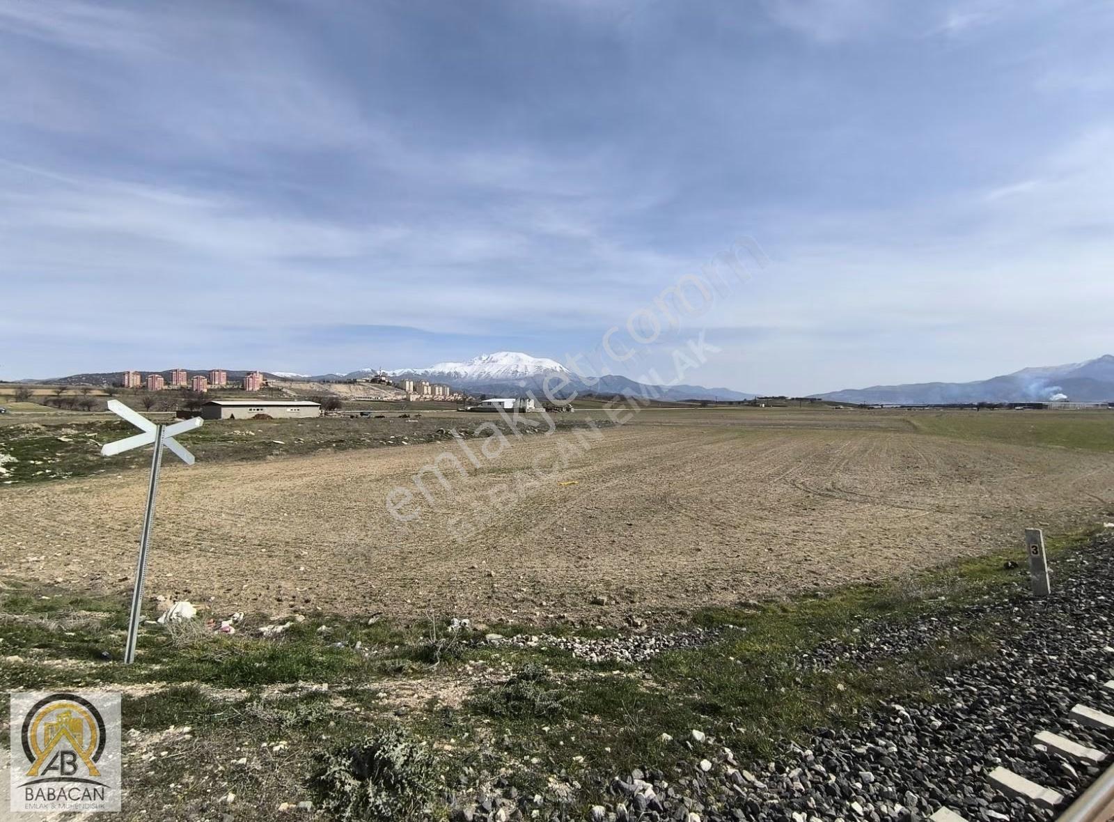 Isparta Çünür Yatırımlık Satılık 3.935 M² Köşe Parsel !!