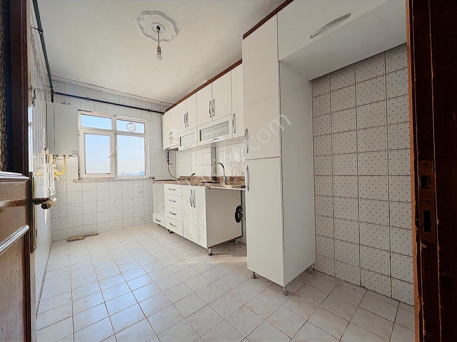 Torunlar Emlaktan Kocasinan Merkez Mh Kiralık 3+1 Balkonlu - Görsel 5