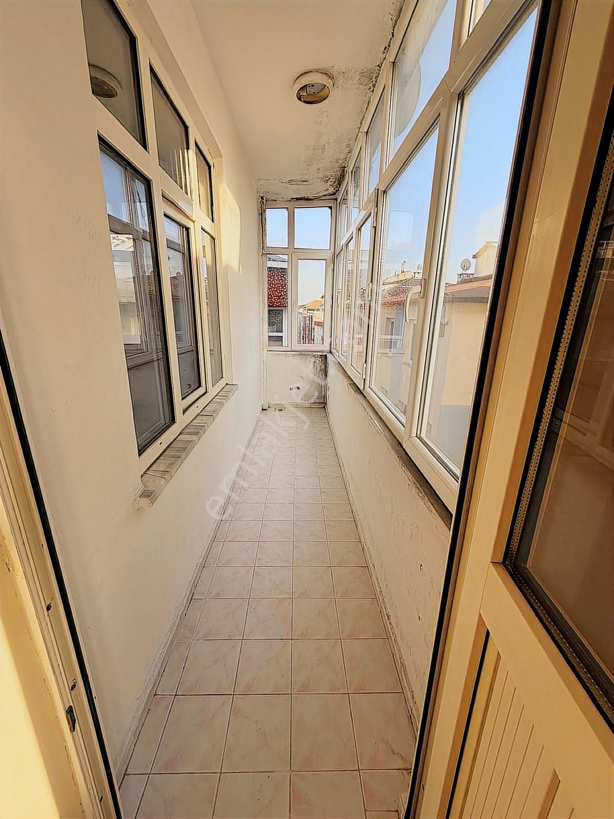 Torunlar Emlaktan Kocasinan Merkez Mh Kiralık 3+1 Balkonlu - Görsel 9