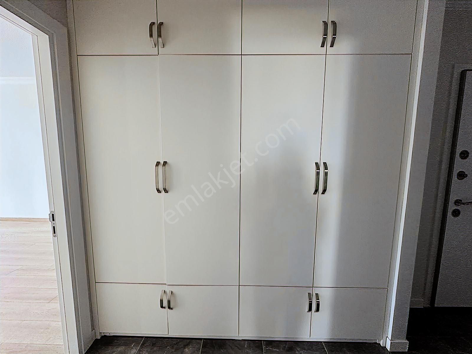 Erenköy De Muhteşem Konumda Prestijli Binada Balkonlu Ebeveynli - Görsel 31