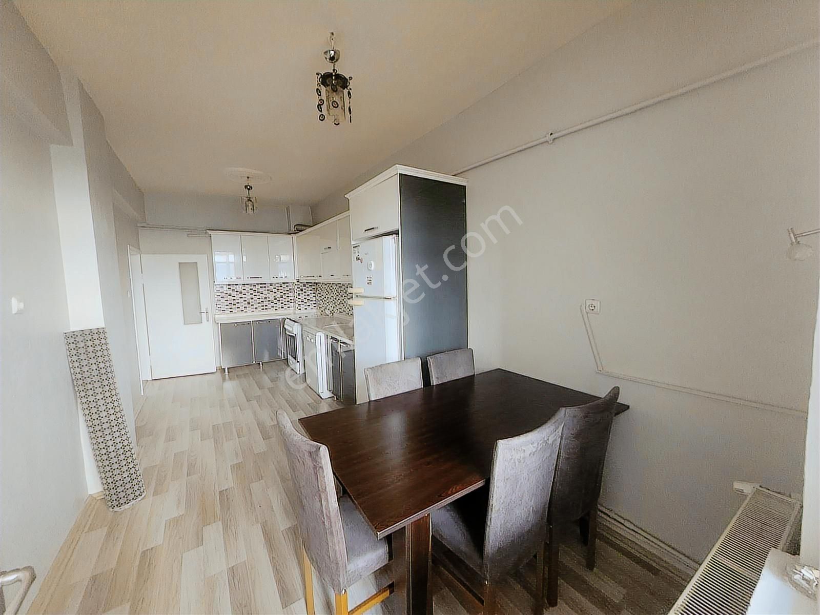 Barbaros Mahallesi'nde Kiralık 3+1 Full Eşyalı Daire - Görsel 4