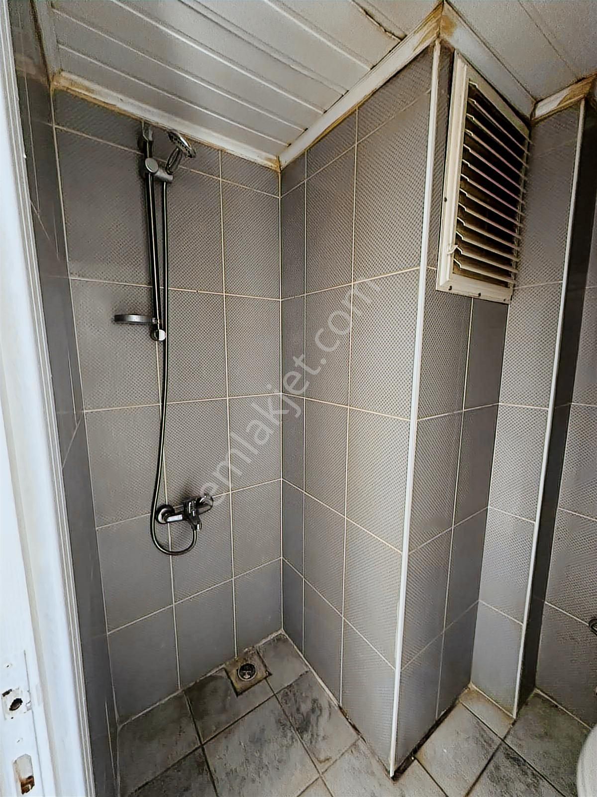 Balkan Gündüzden Sütlüce Mahallesinde Kiralık 1+1 Daire - Görsel 8