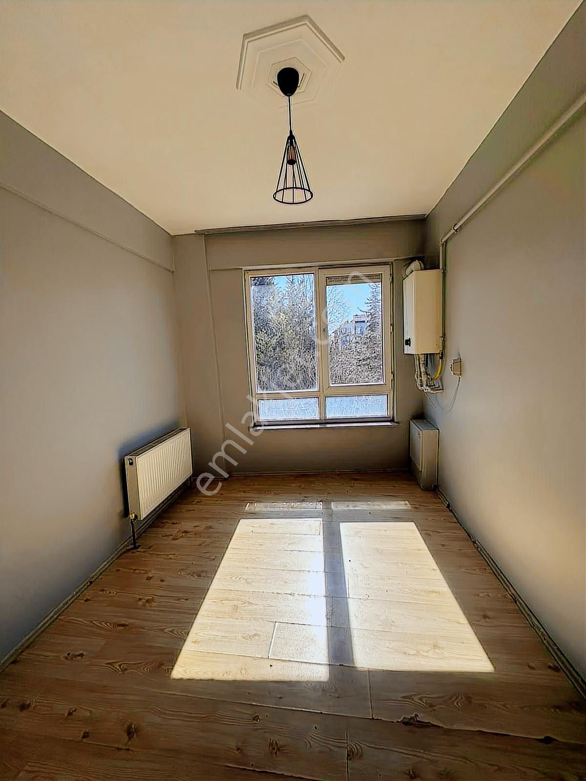 Balkan Gündüzden Sütlüce Mahallesinde Kiralık 1+1 Daire - Görsel 5