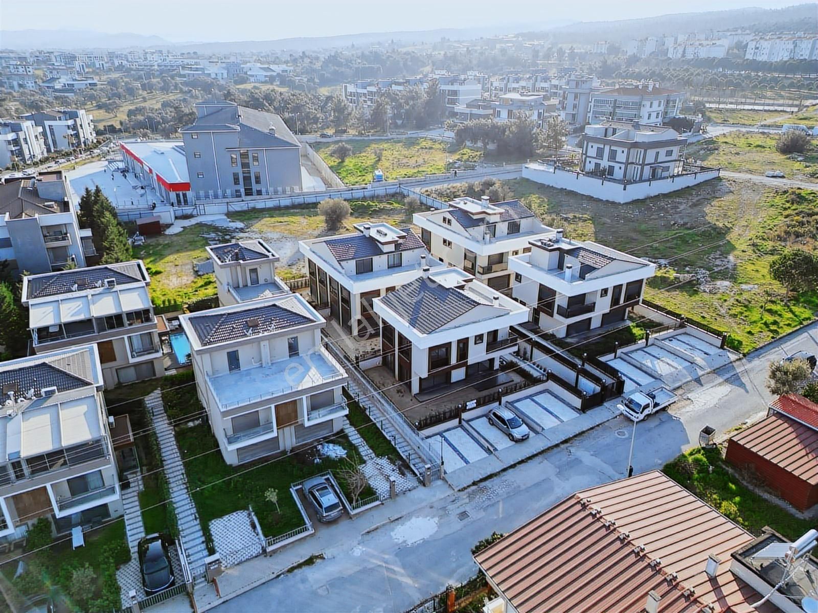 Qzen Gayrimenkul'den | Ultra Lüks Sıfır Müstakil Tripleks Villa - Görsel 23