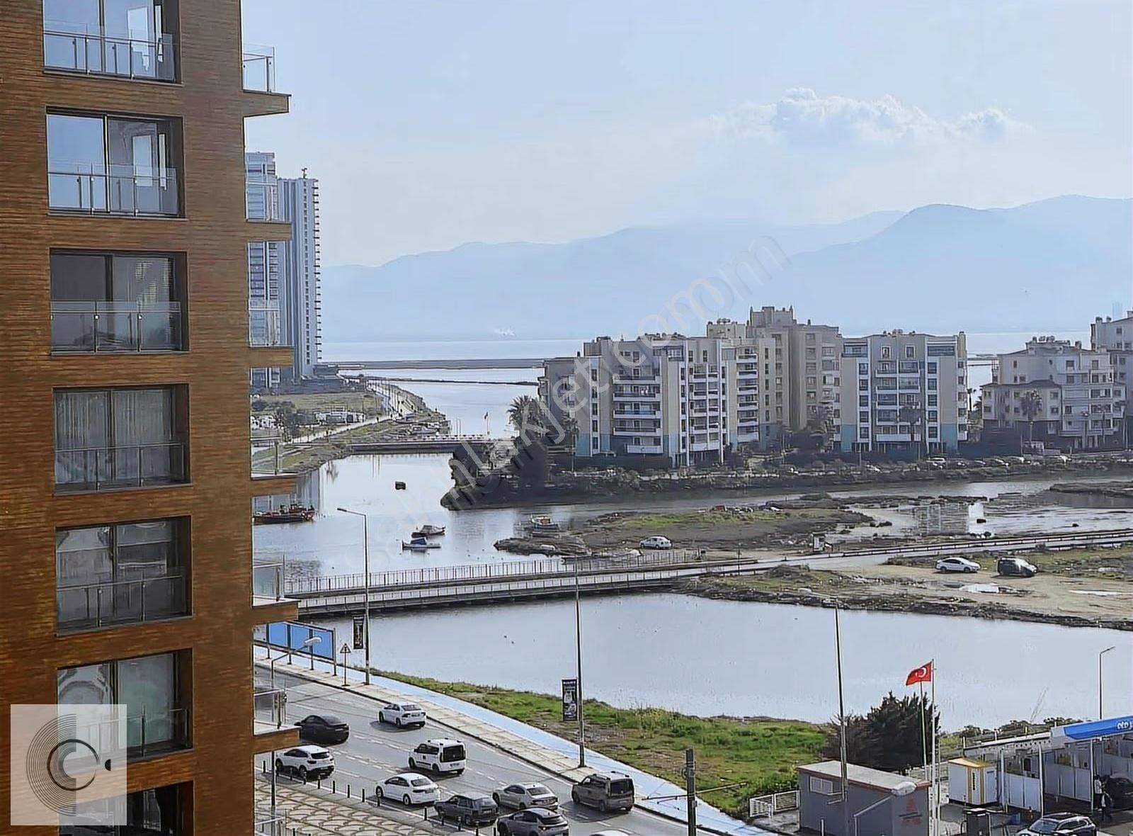 İzmir Karşıyaka Mavışehır Karya Evlerıı'nde 3 + 1 Kıralık Daıre