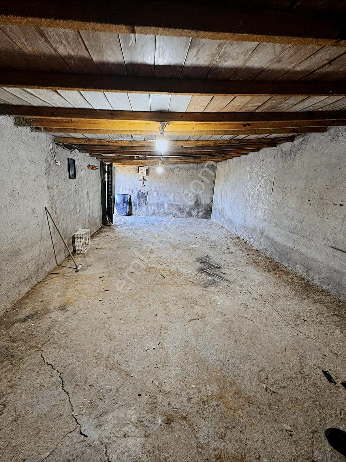 Bornova Eğridere Mahallesinde Kiralık 50 M² Dükkan