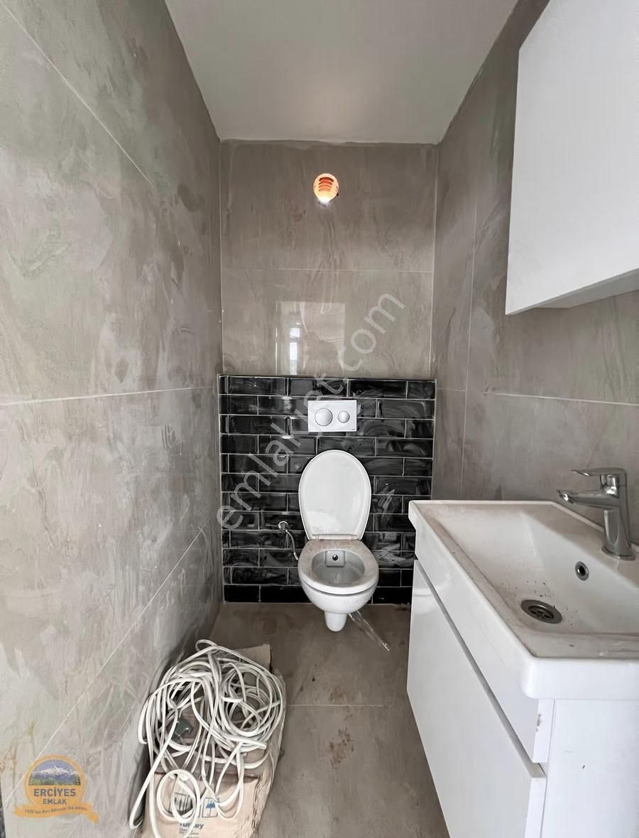 Erciyes'den Şile Ahmetlide Yüzme Havuzlu, Balkonlu Teraslı Villa - Görsel 23