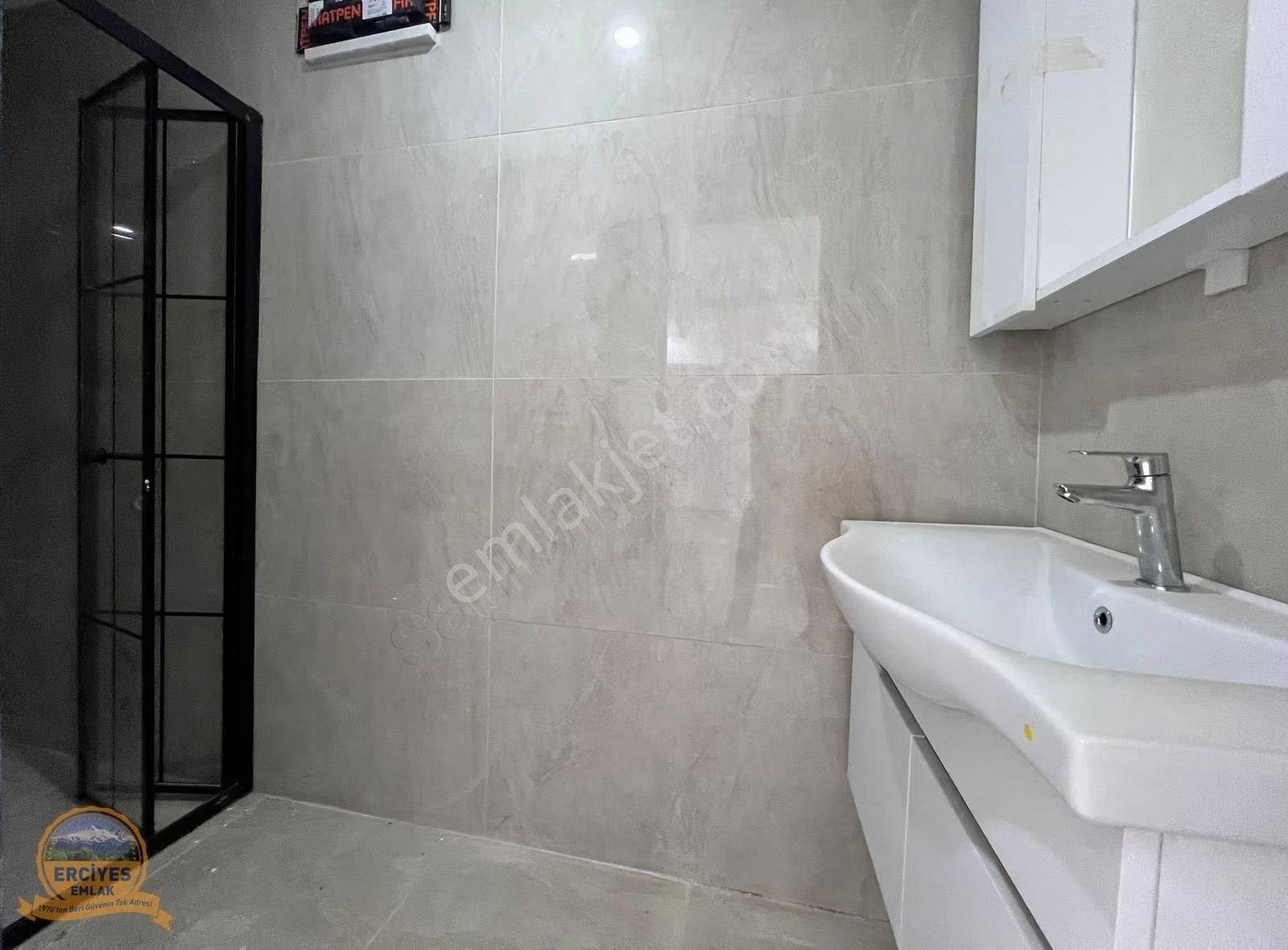 Erciyes'den Şile Ahmetlide Yüzme Havuzlu, Balkonlu Teraslı Villa - Görsel 2