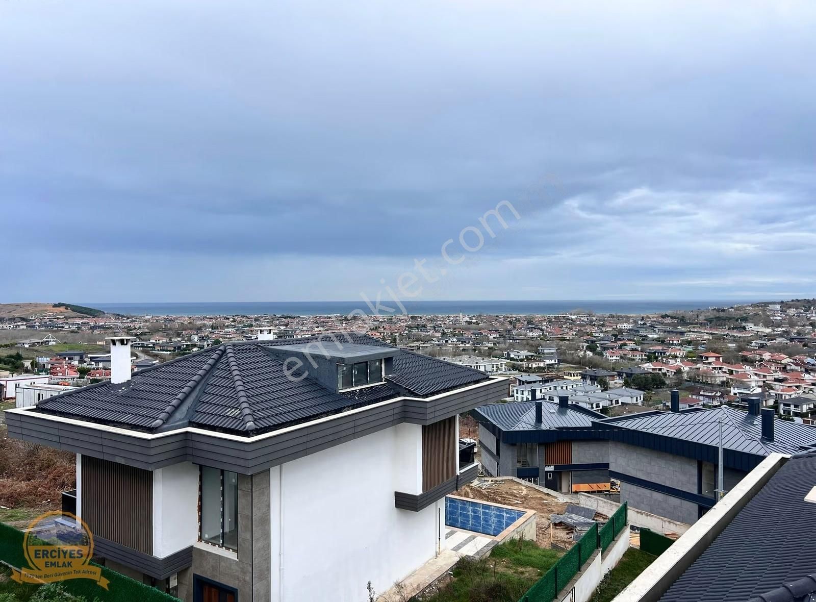 Erciyes'den Şile Ahmetlide Yüzme Havuzlu, Balkonlu Teraslı Villa - Görsel 10