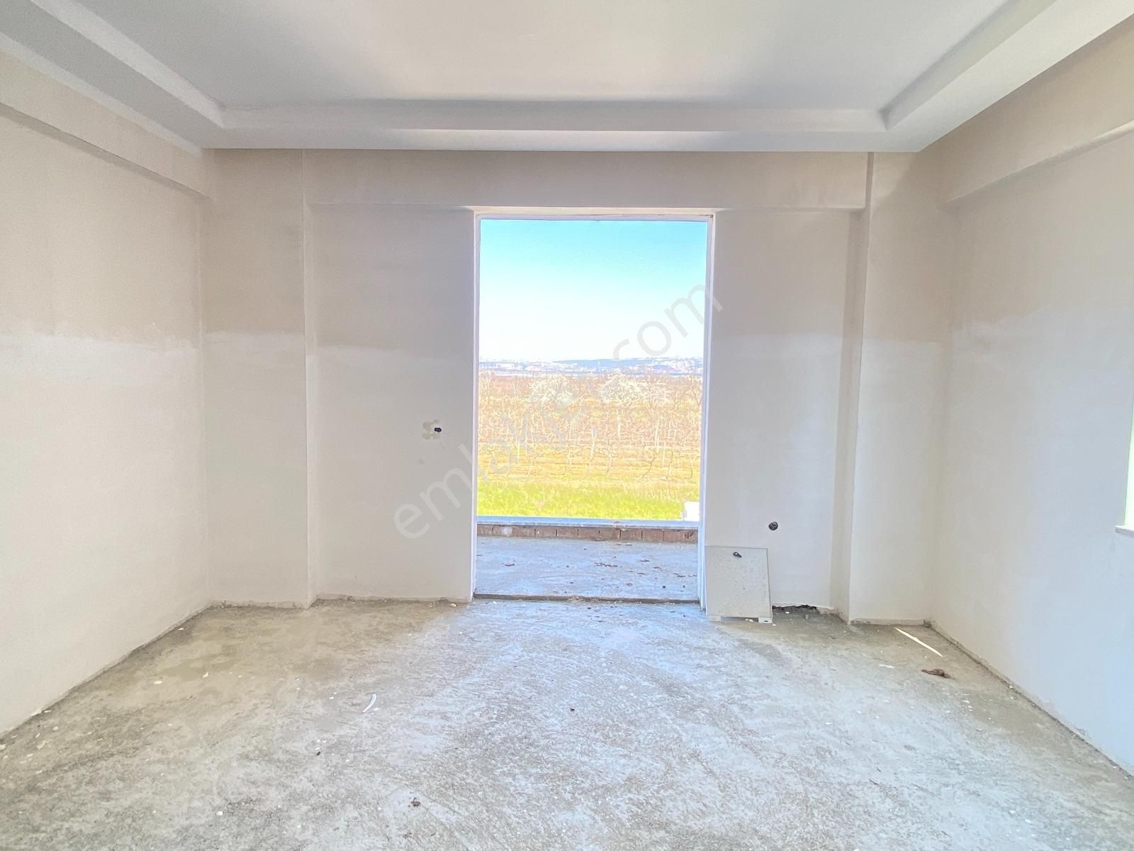 Deniz Manzaralı Altınova Cumhuriyet Mah. 2+1 Arakat Daire