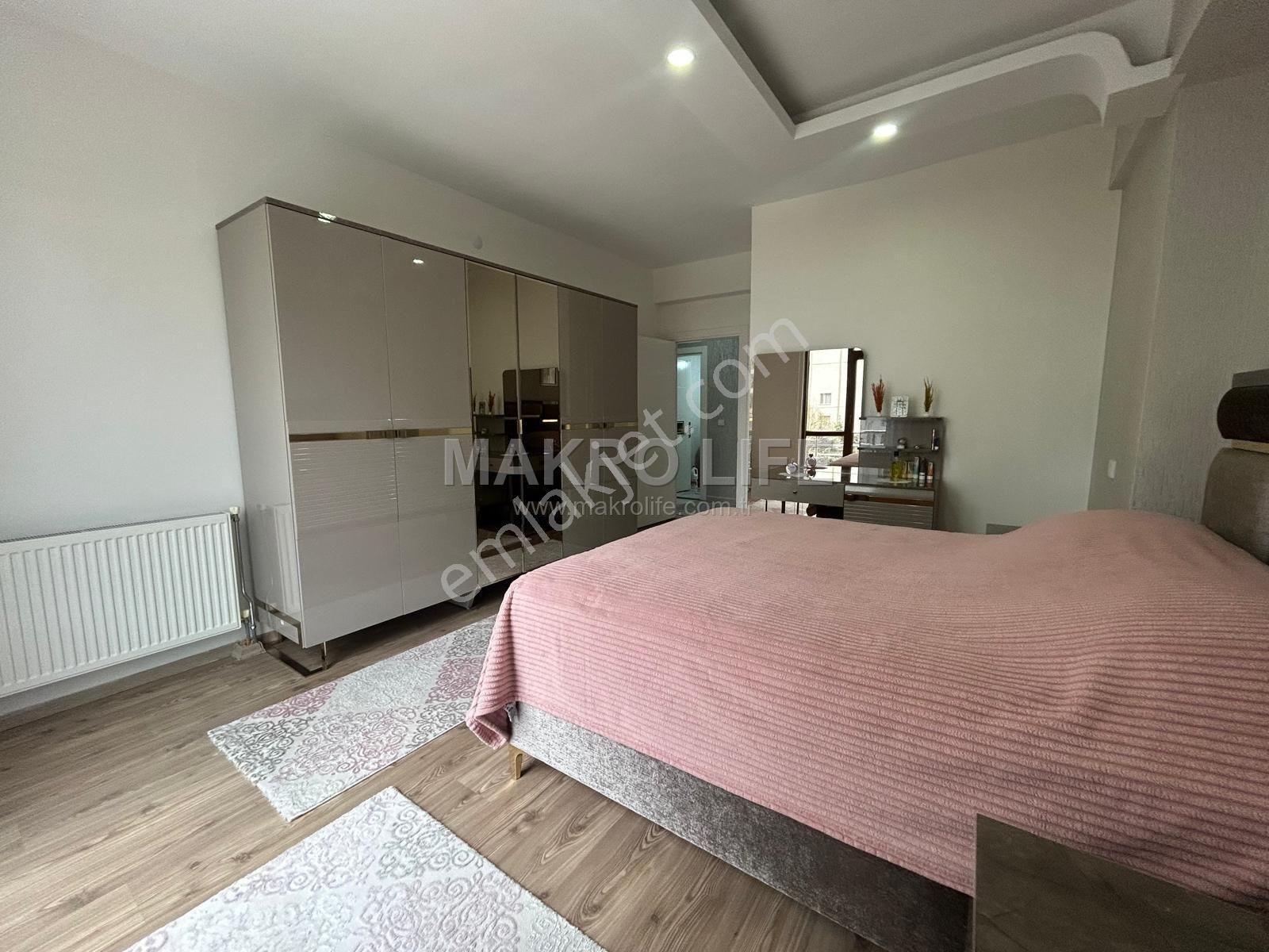 Fabrika Mahallesi Cadde Üzerinde Satılık 3+1 Daire! - Görsel 18