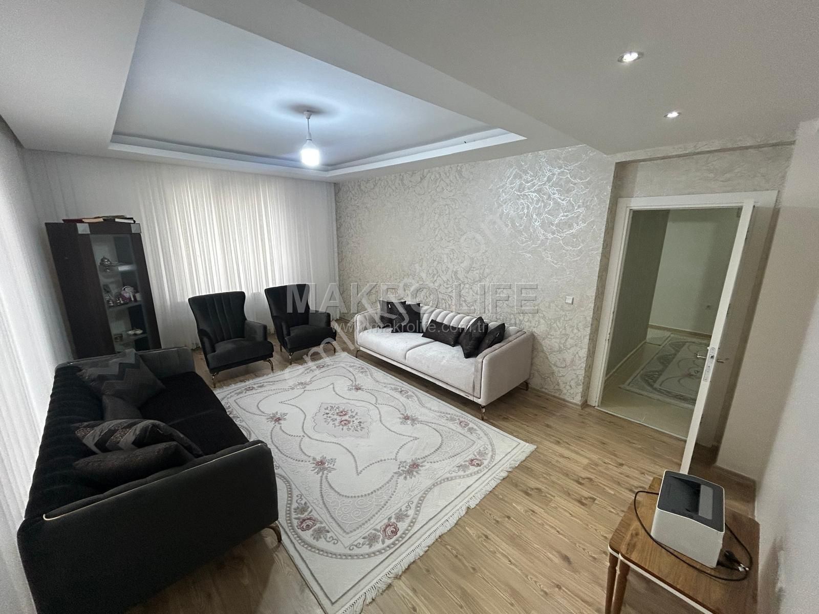 Fabrika Mahallesi Cadde Üzerinde Satılık 3+1 Daire! - Görsel 2