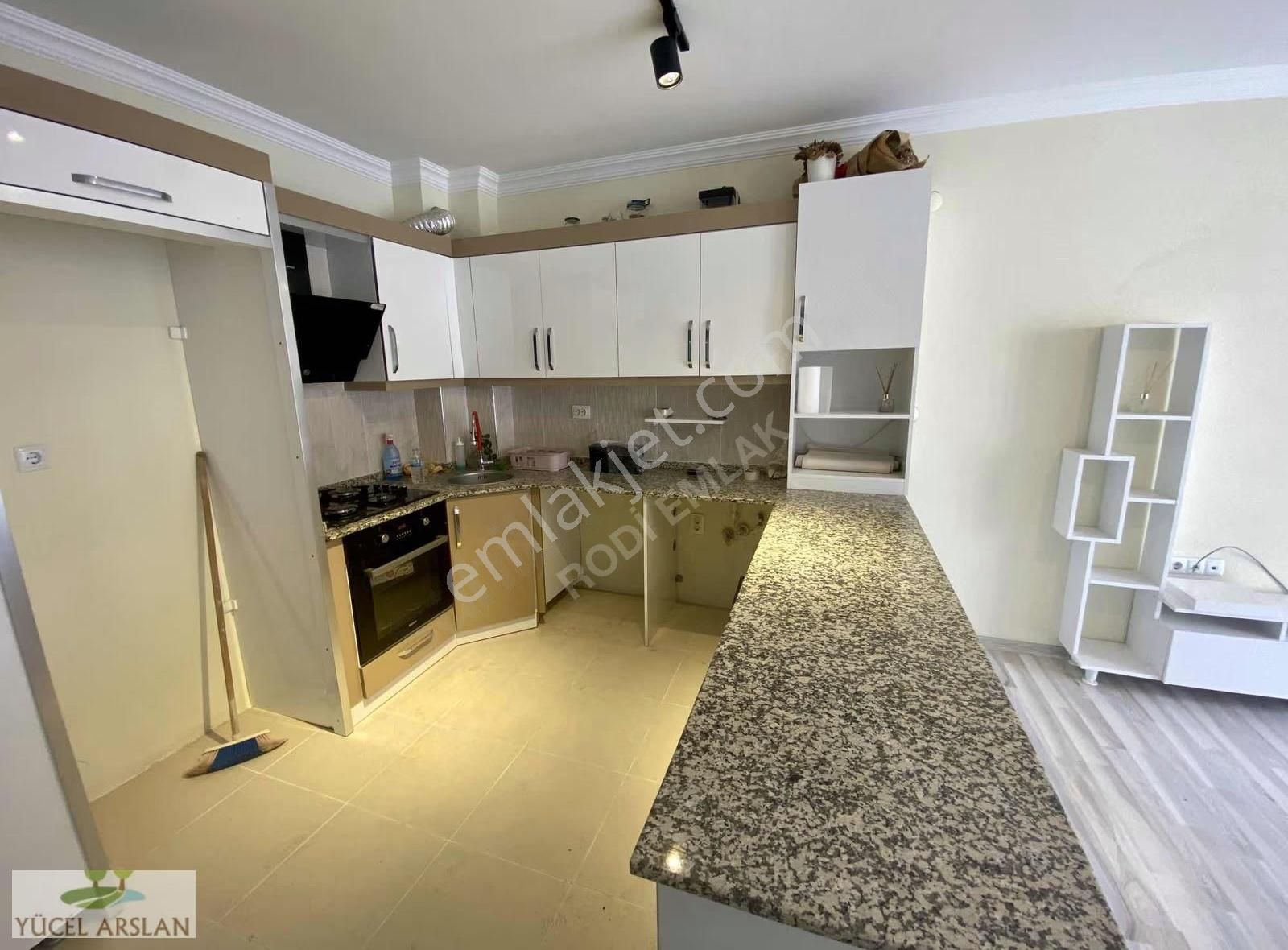 Çiğli Harmandalı'nda Satılık 1+1 Geniş Daire Cambalkon Ekstralı