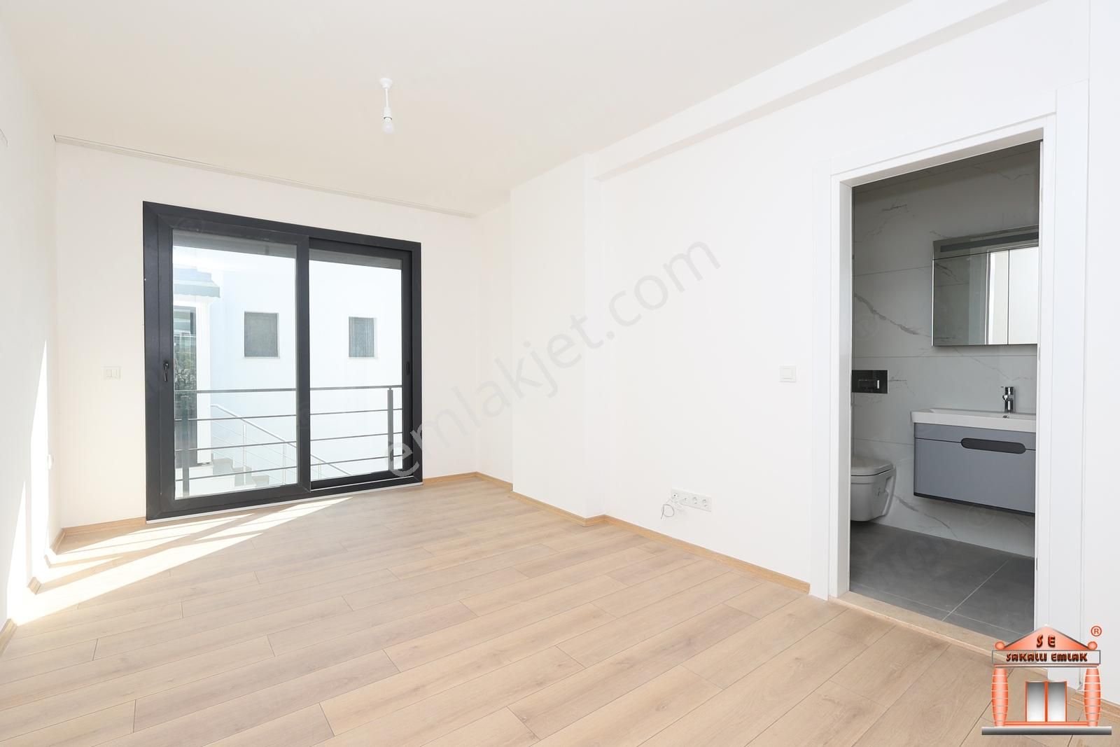 S-a-k-a-l-l-ı-dan Turgutreiste Merkeze Yakın Sıfır Kiralık Daire - Görsel 2