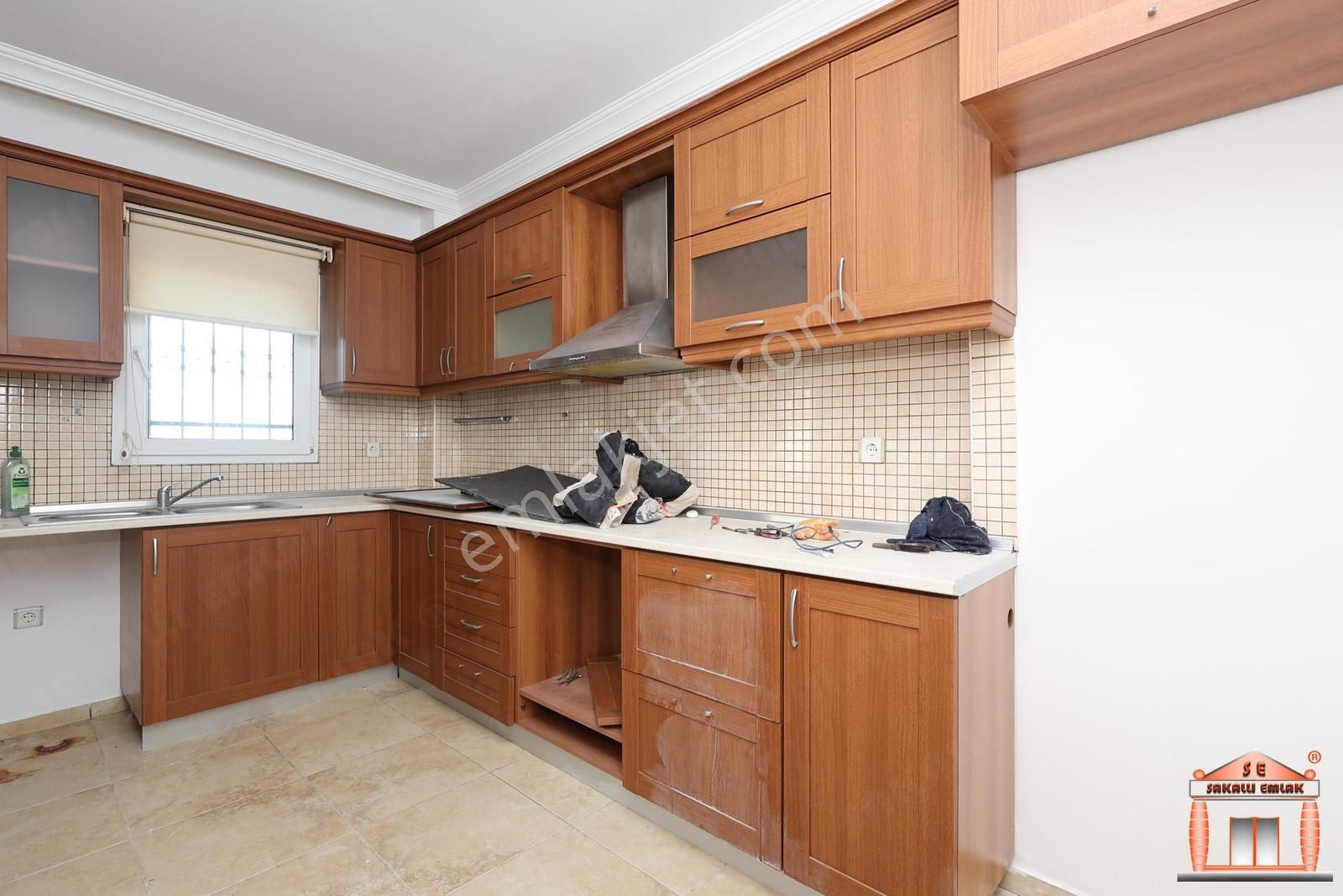 S-a-k-a-l-l-ı-dan Turgutreiste Merkeze Yakın 3+1 Kiralık Daire - Görsel 14