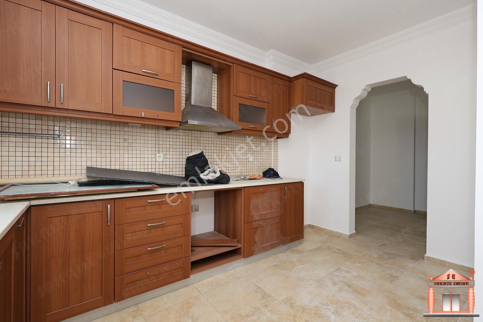 S-a-k-a-l-l-ı-dan Turgutreiste Merkeze Yakın 3+1 Kiralık Daire - Görsel 9