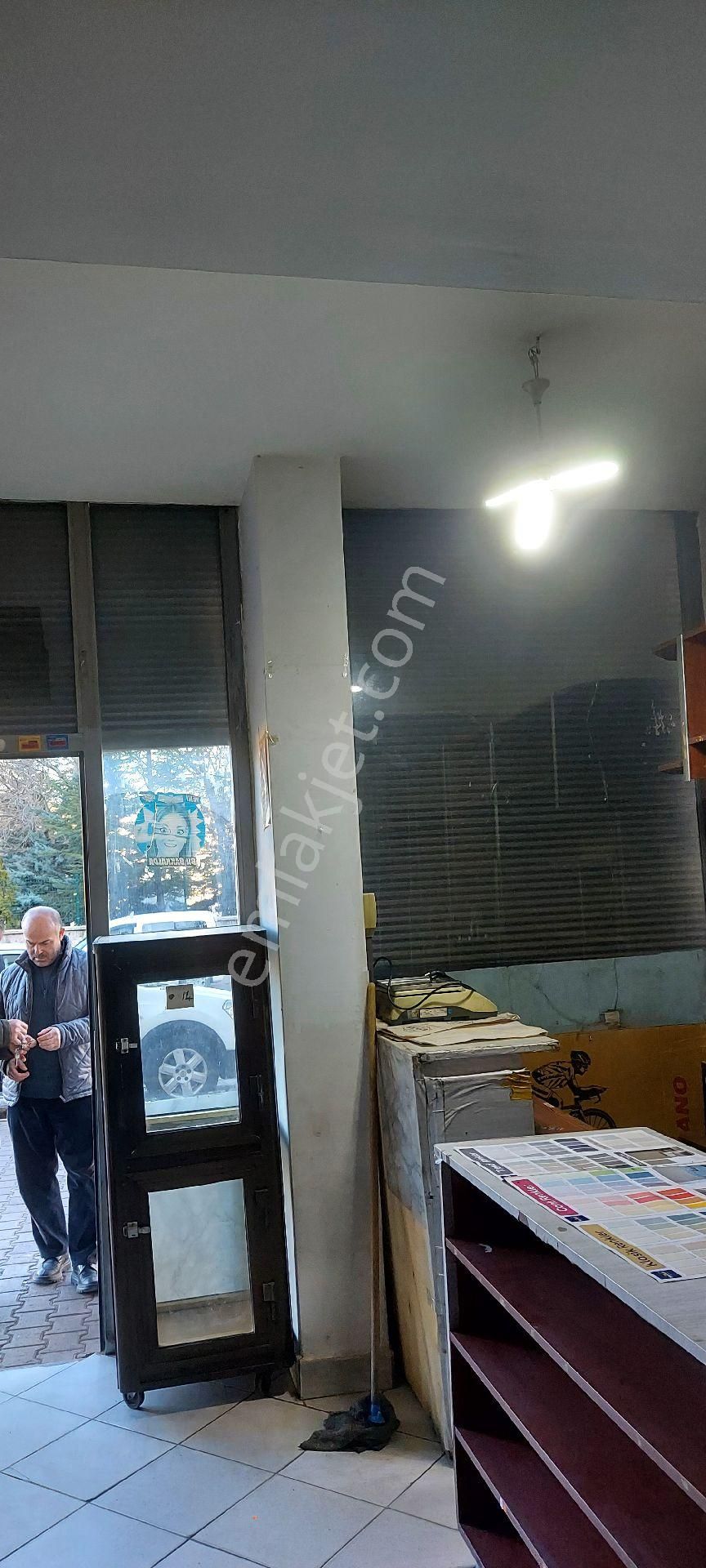 Lokasyonu Güzel Satılık Dukkan - Görsel 3