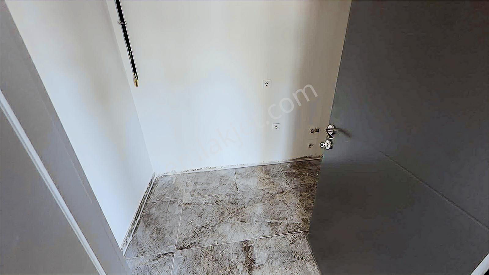 Akpınar Cd. Üzerinde Kiralık Ofisler Balkon Mevcut Tabela Değeri - Görsel 26