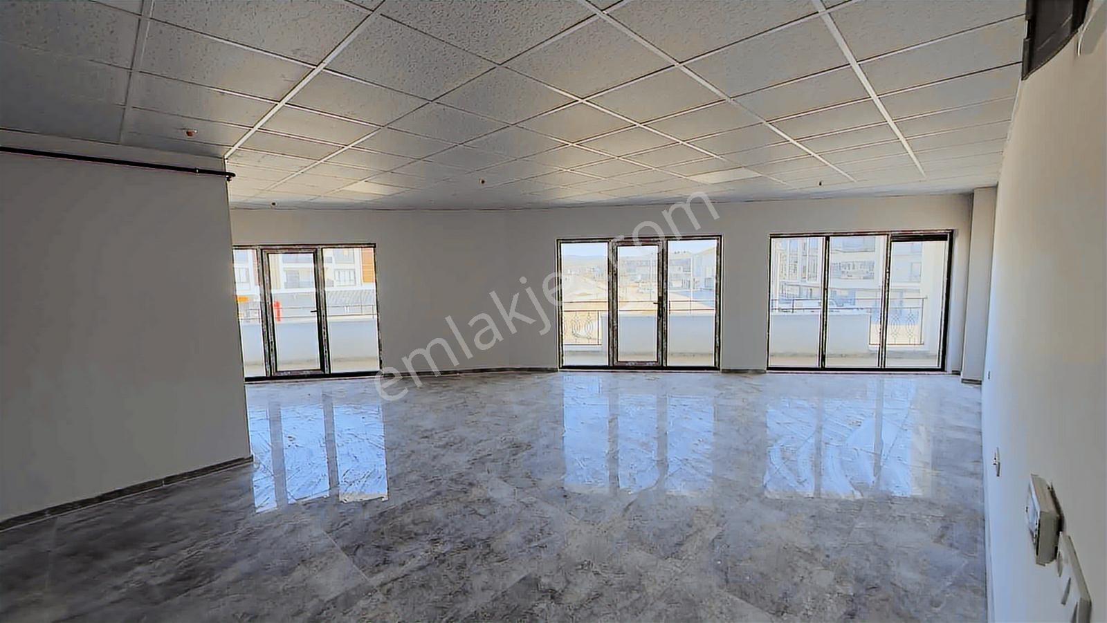 Akpınar Cd. Üzerinde Kiralık Ofisler Balkon Mevcut Tabela Değeri - Görsel 18