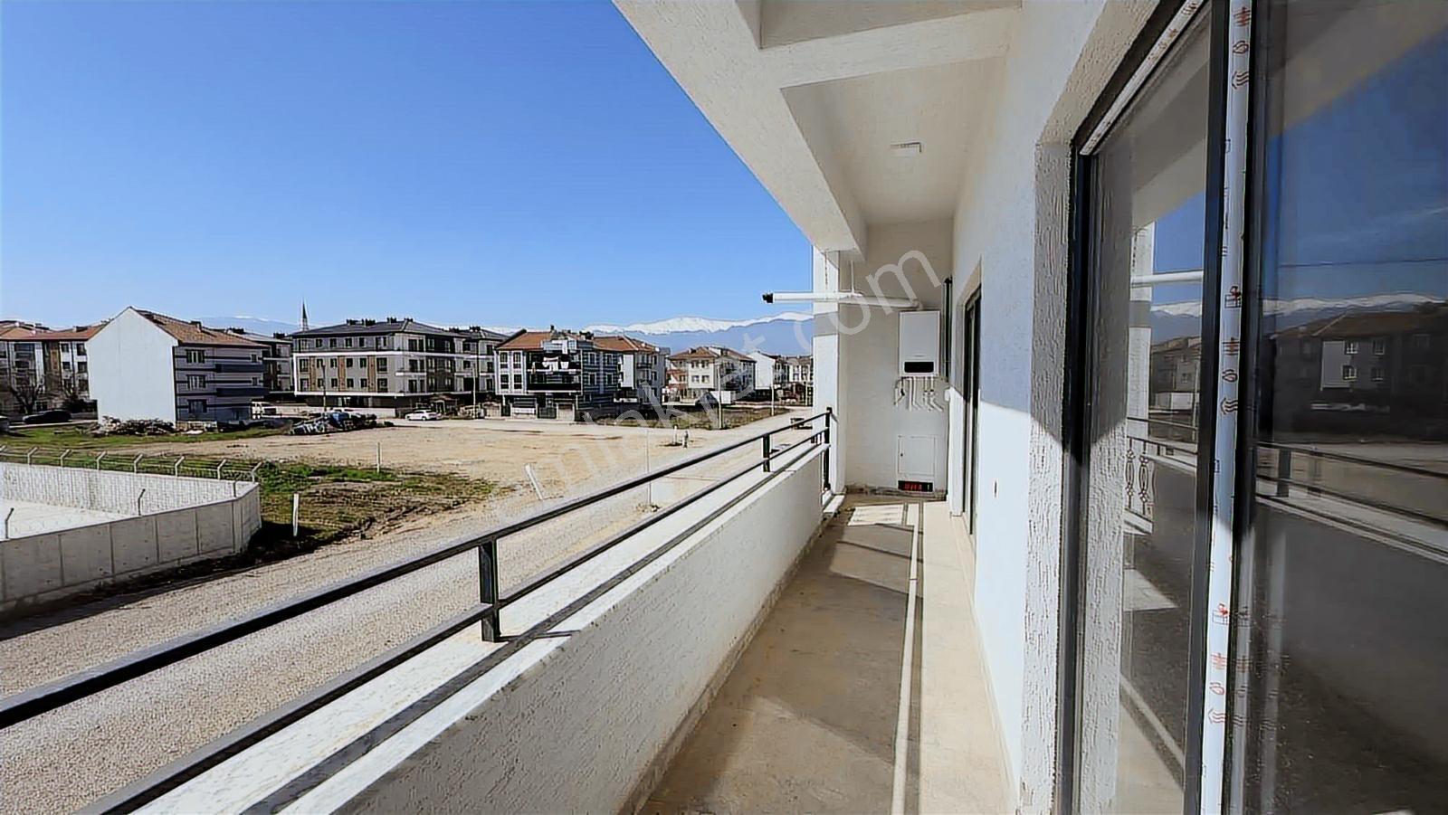 Akpınar Cd. Üzerinde Kiralık Ofisler Balkon Mevcut Tabela Değeri - Görsel 4
