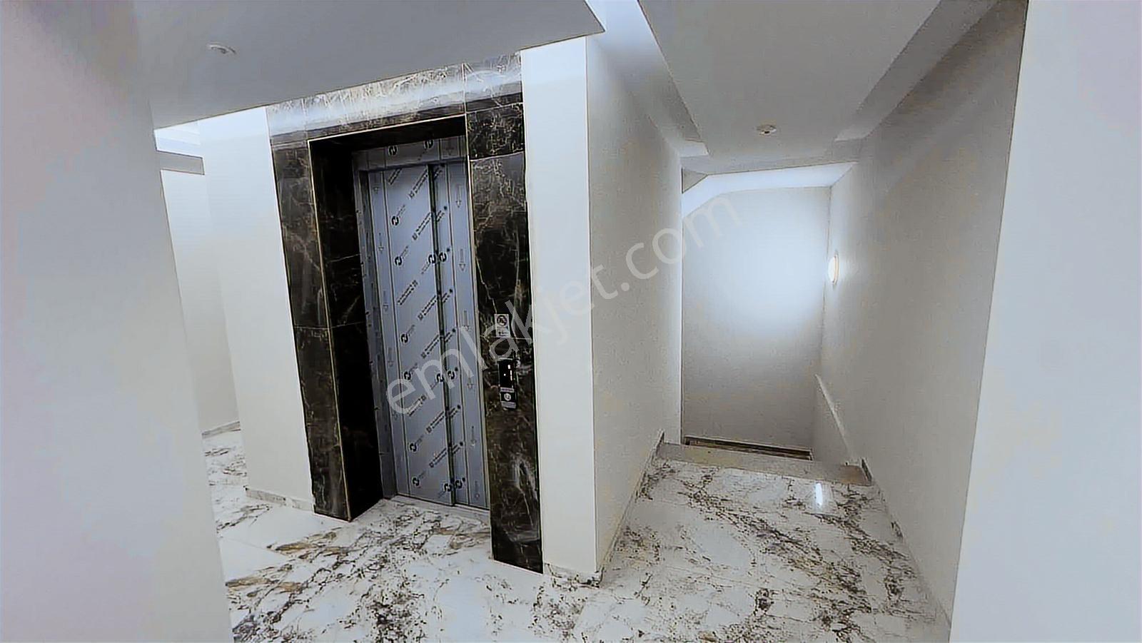 Akpınar Cd. Üzerinde Kiralık Ofisler Balkon Mevcut Tabela Değeri - Görsel 19