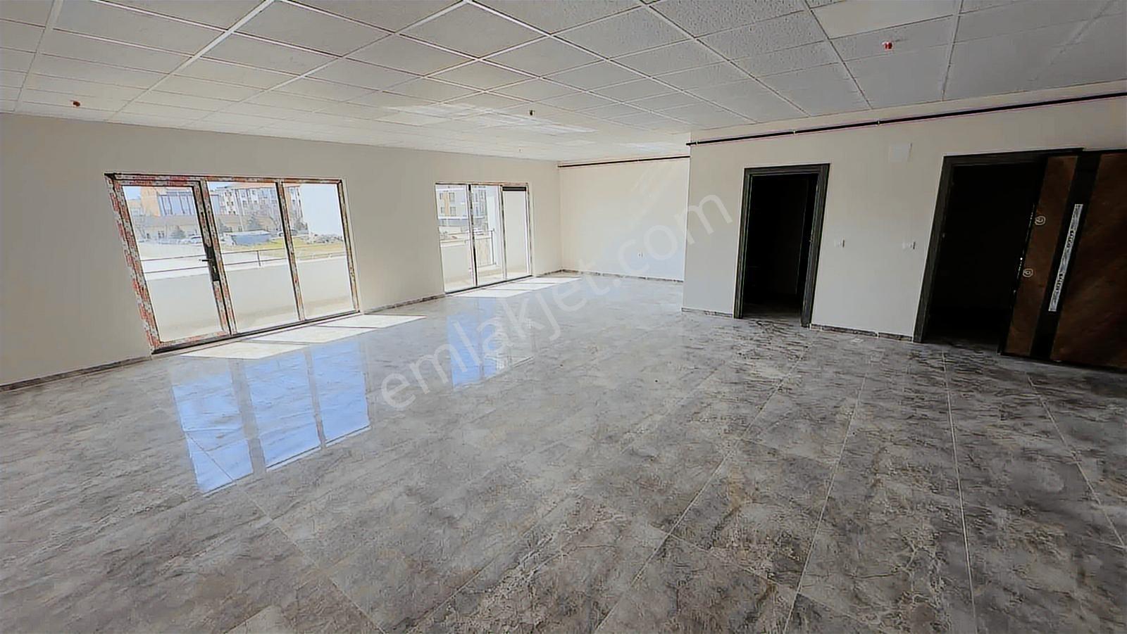 Akpınar Cd. Üzerinde Kiralık Ofisler Balkon Mevcut Tabela Değeri - Görsel 20