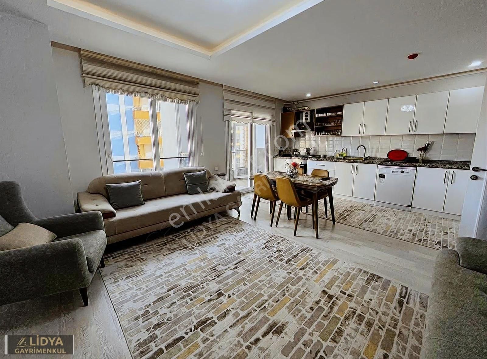 Erdemli Türbe Mah. Geniş 3+1 Satılık Daire - Görsel 3