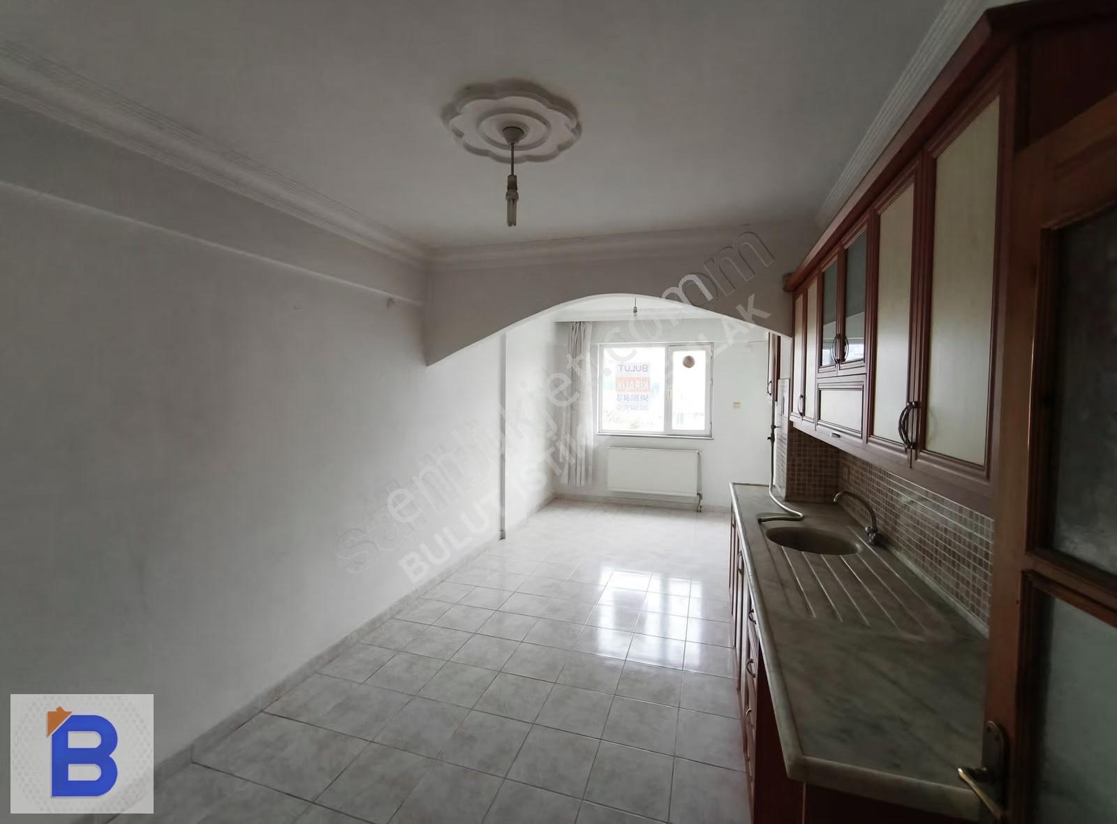 Bulut Emlak'tan Atakum Türkiş Merkezi Konumda 2+1 Kiralık Daire