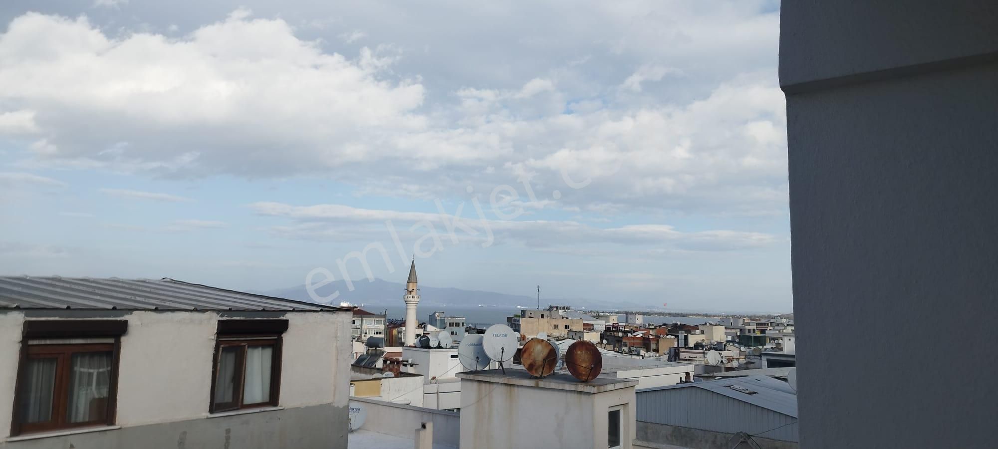 Aliağa'da Deniz Manzaralı Satılık 2+1 Daire - Görsel 13