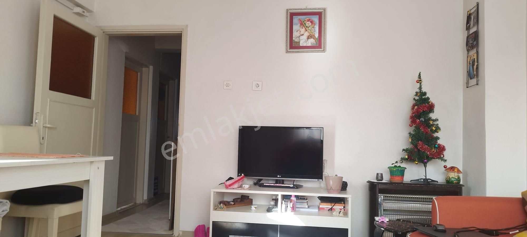 Aliağa'da Deniz Manzaralı Satılık 2+1 Daire - Görsel 4