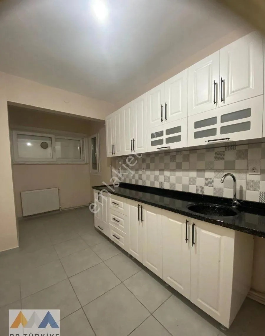 Tek Yetkili! Bostancı'nın Merkezinde 3+1 Kiralık Daire