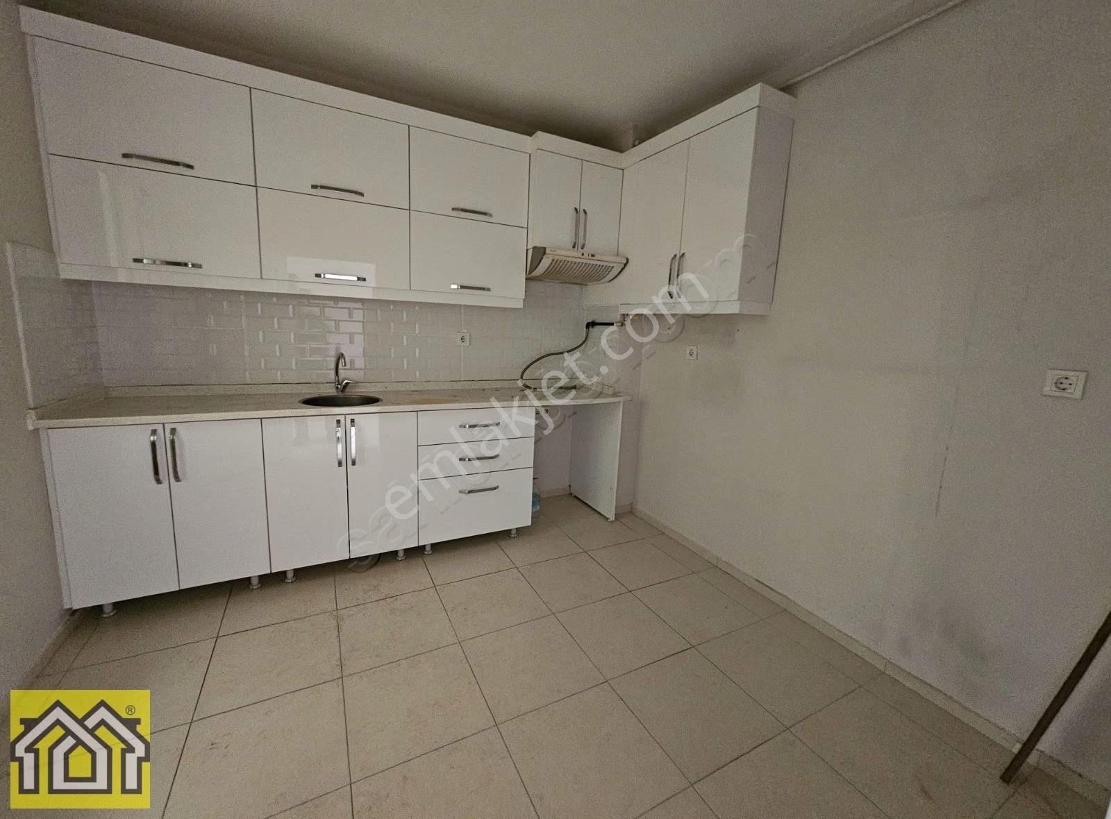 Göztepe Metro Durağı Yakını 3+1 128m2 Arakat Önü Açık Boş Daire - Görsel 7