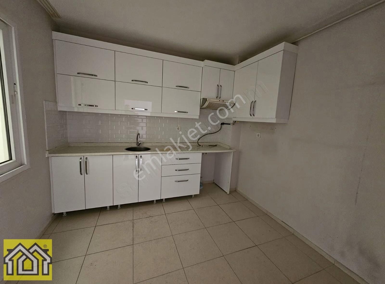 Göztepe Metro Durağı Yakını 3+1 128m2 Arakat Önü Açık Boş Daire - Görsel 17