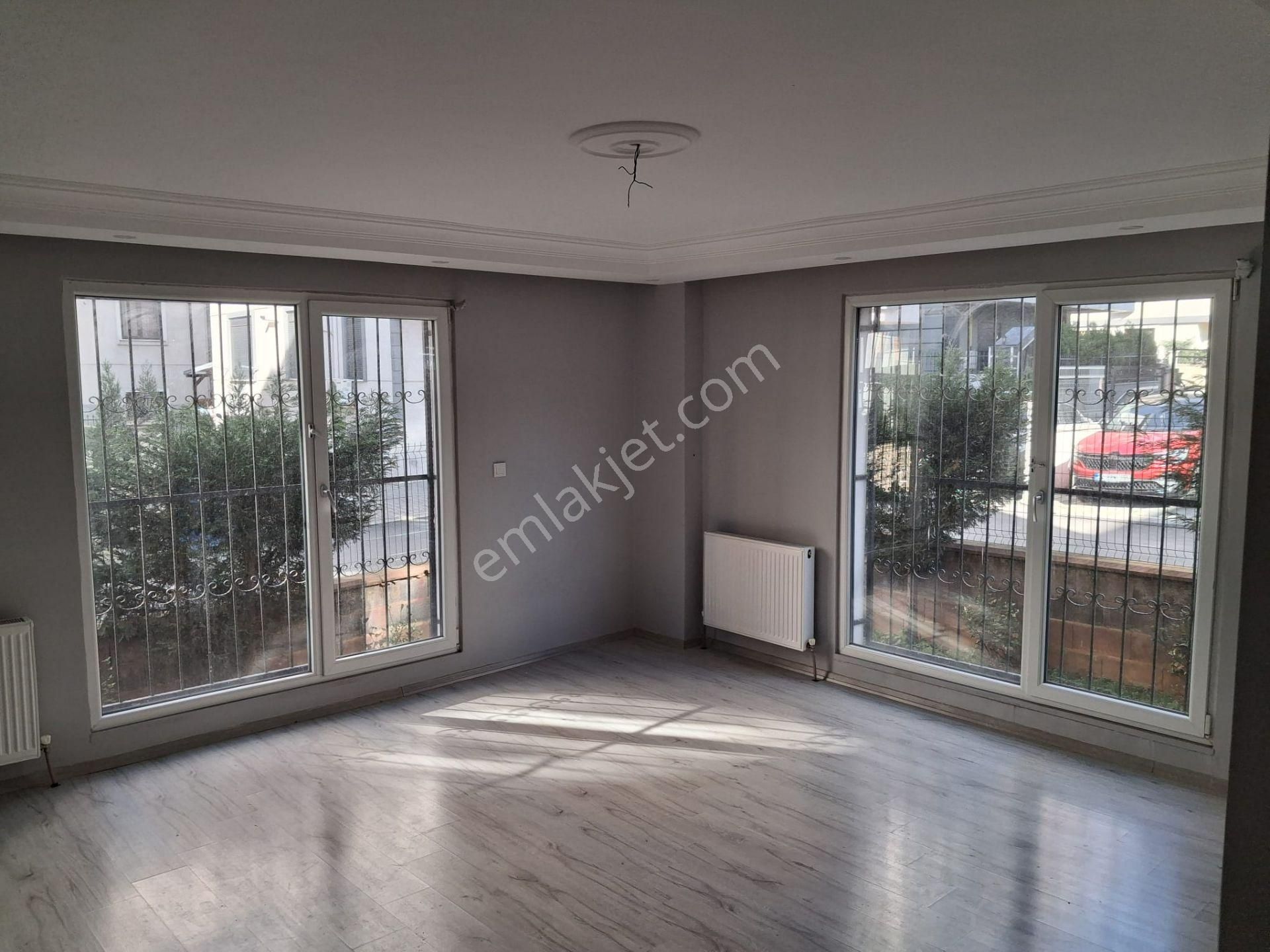 Tuzla Postane Mah. Site İçinde Bahçe Katı Ferah 2+1 Satılık