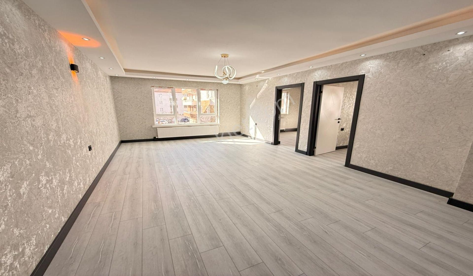 Pınarbaşında Sanatoryum Acil Yakını 3.katta Lüx Yapılı Balkonlu