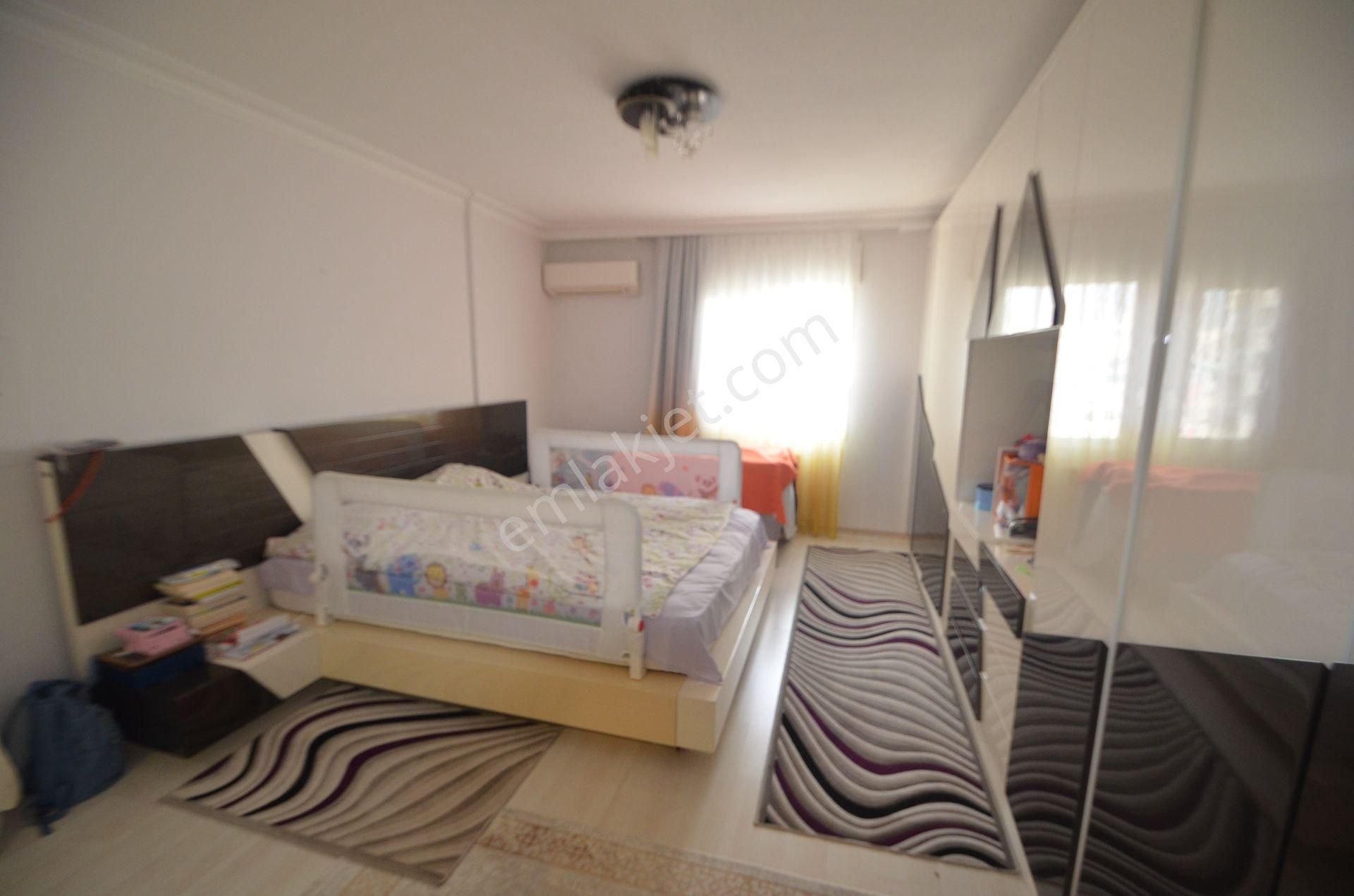 Flamingo'da Tadilatlı, Kilerli, Çift Banyolu Geniş 3+1 Daire - Görsel 32