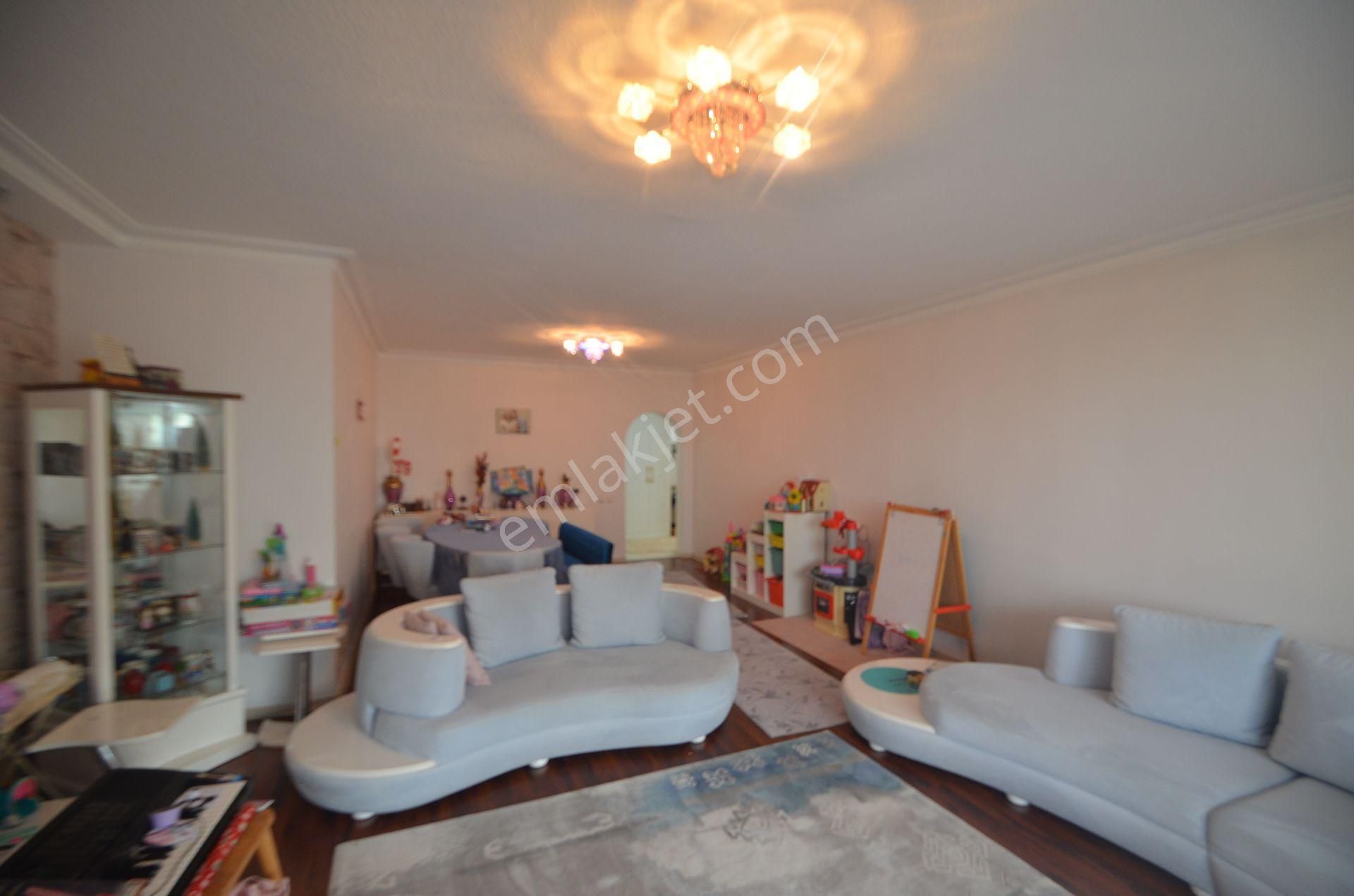 Flamingo'da Tadilatlı, Kilerli, Çift Banyolu Geniş 3+1 Daire - Görsel 7