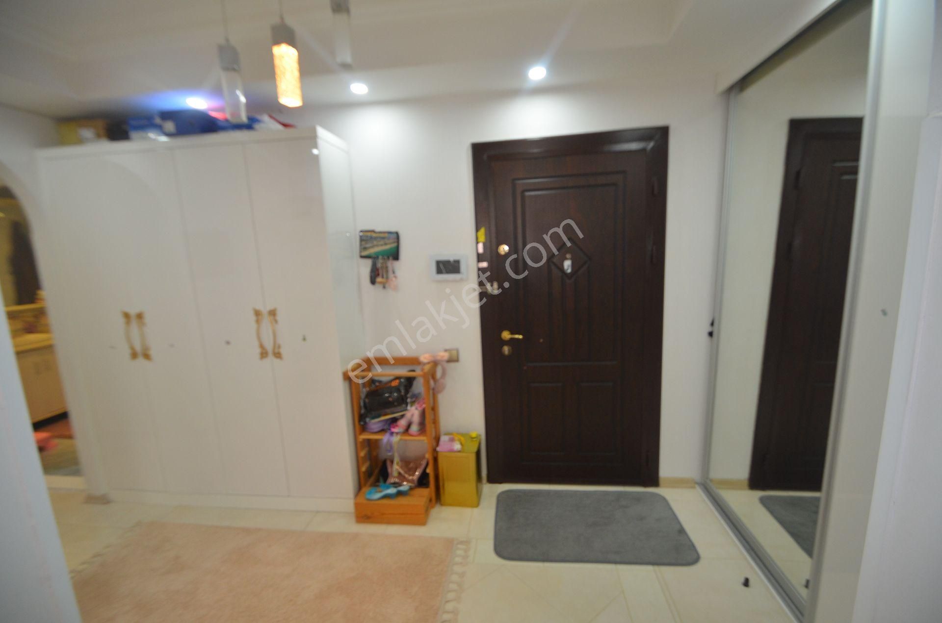 Flamingo'da Tadilatlı, Kilerli, Çift Banyolu Geniş 3+1 Daire - Görsel 30