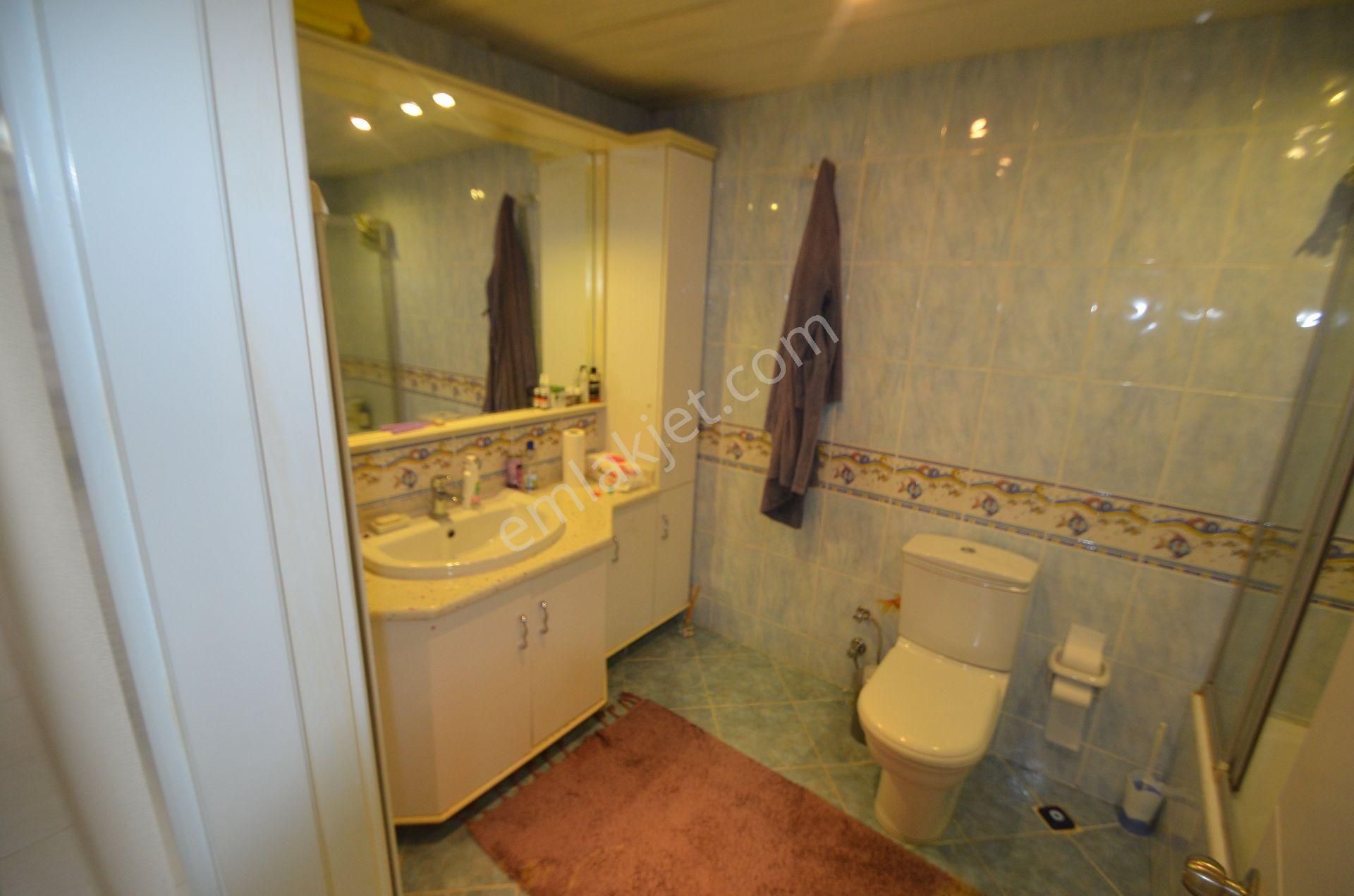 Flamingo'da Tadilatlı, Kilerli, Çift Banyolu Geniş 3+1 Daire - Görsel 22