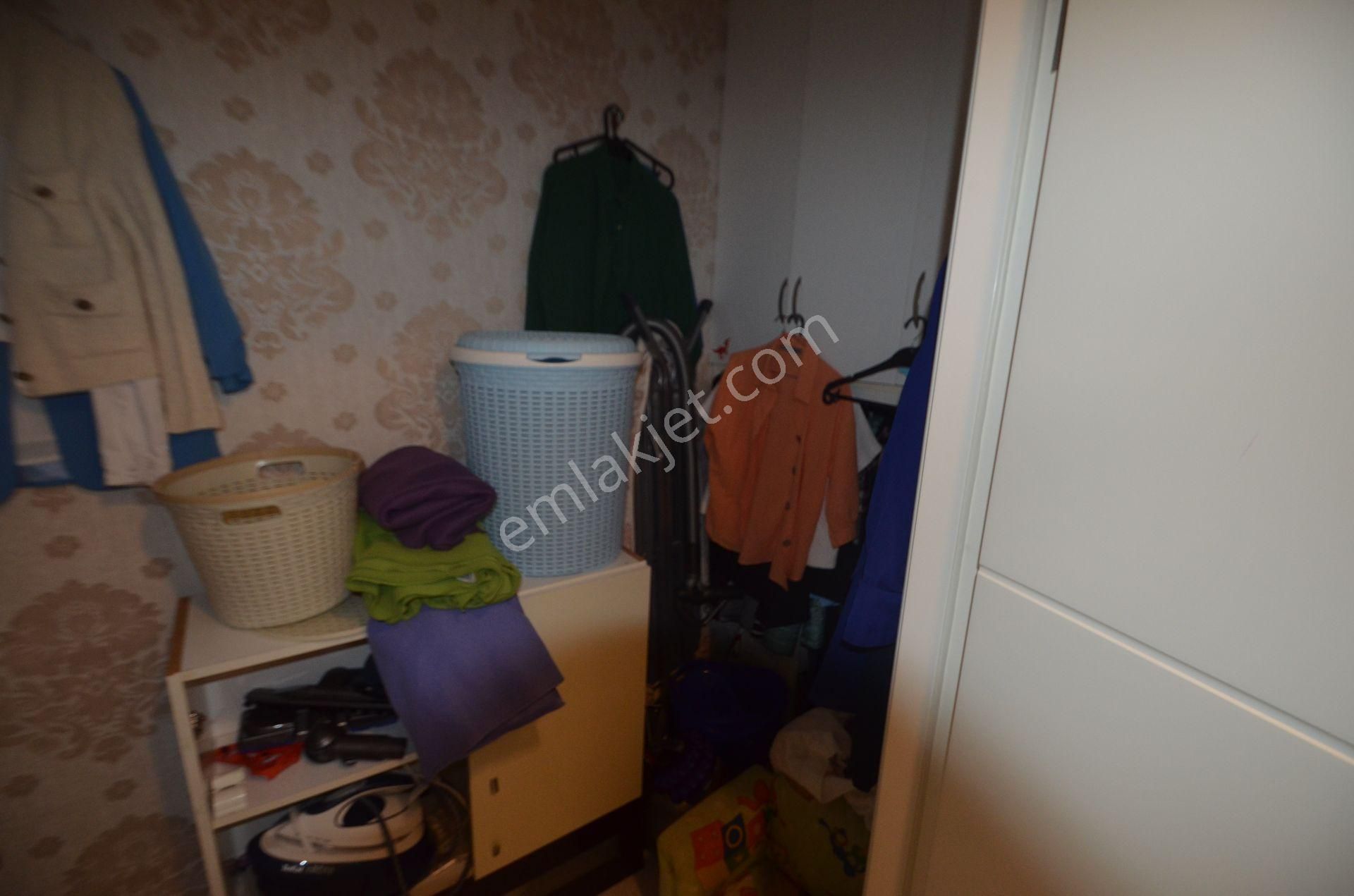 Flamingo'da Tadilatlı, Kilerli, Çift Banyolu Geniş 3+1 Daire - Görsel 17