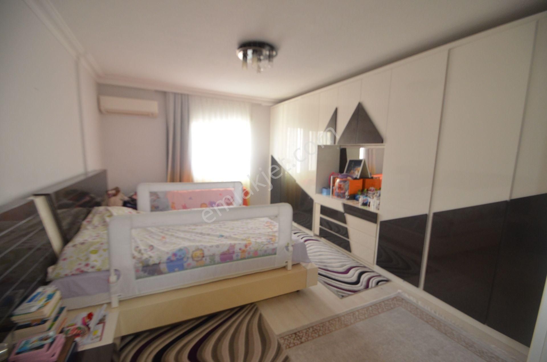 Flamingo'da Tadilatlı, Kilerli, Çift Banyolu Geniş 3+1 Daire - Görsel 23