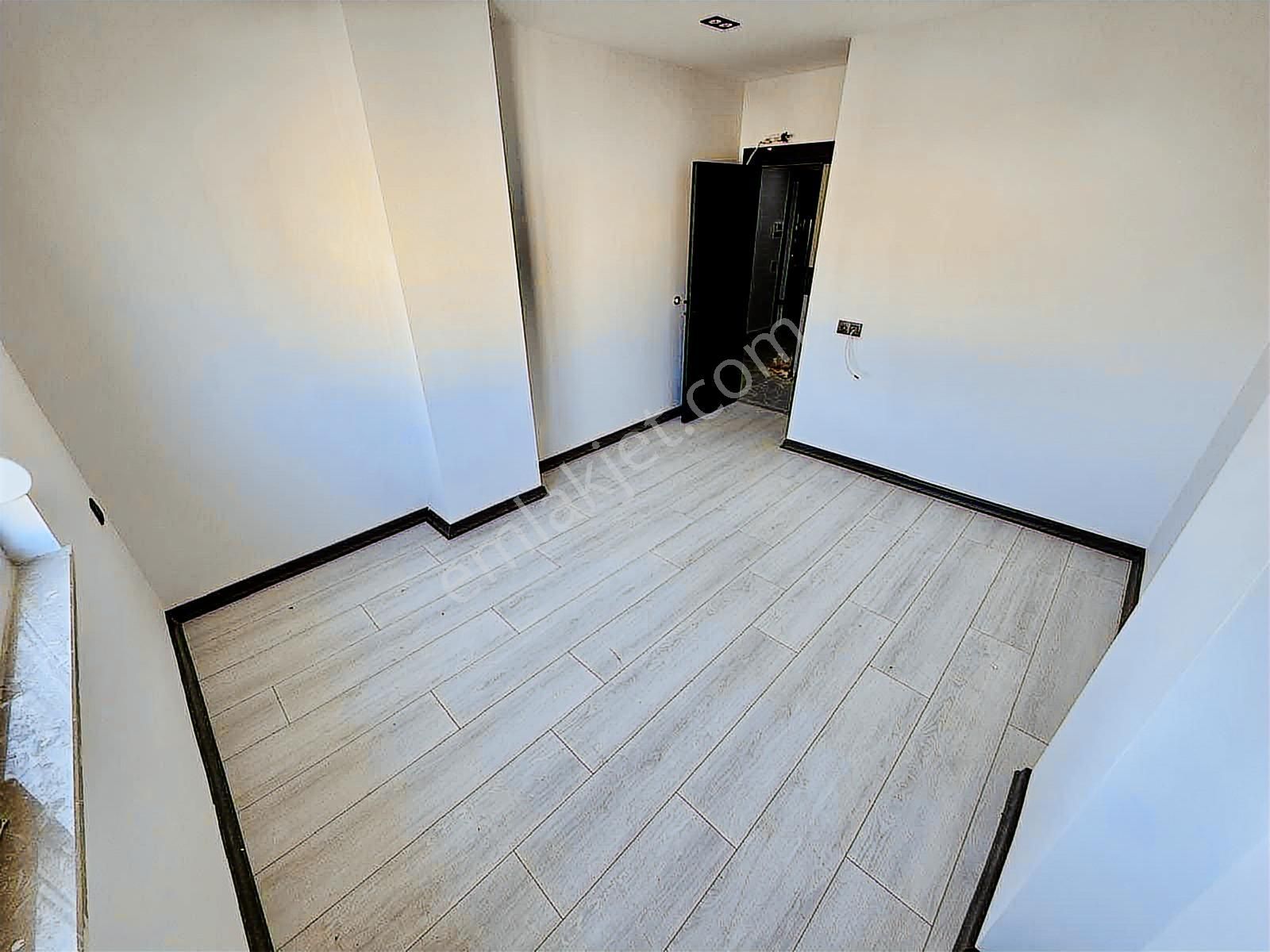 Varsak Aydoğmuşta Cam Balkonlu Köşe Başı Güney Cepheli 2+1 - Görsel 14